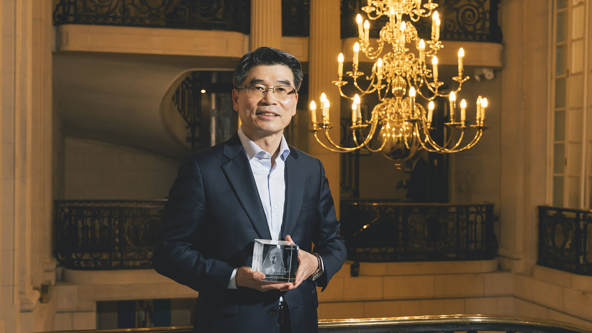 Kia President and CEO Ho Sung Song honored at 2025 Autocar Awards