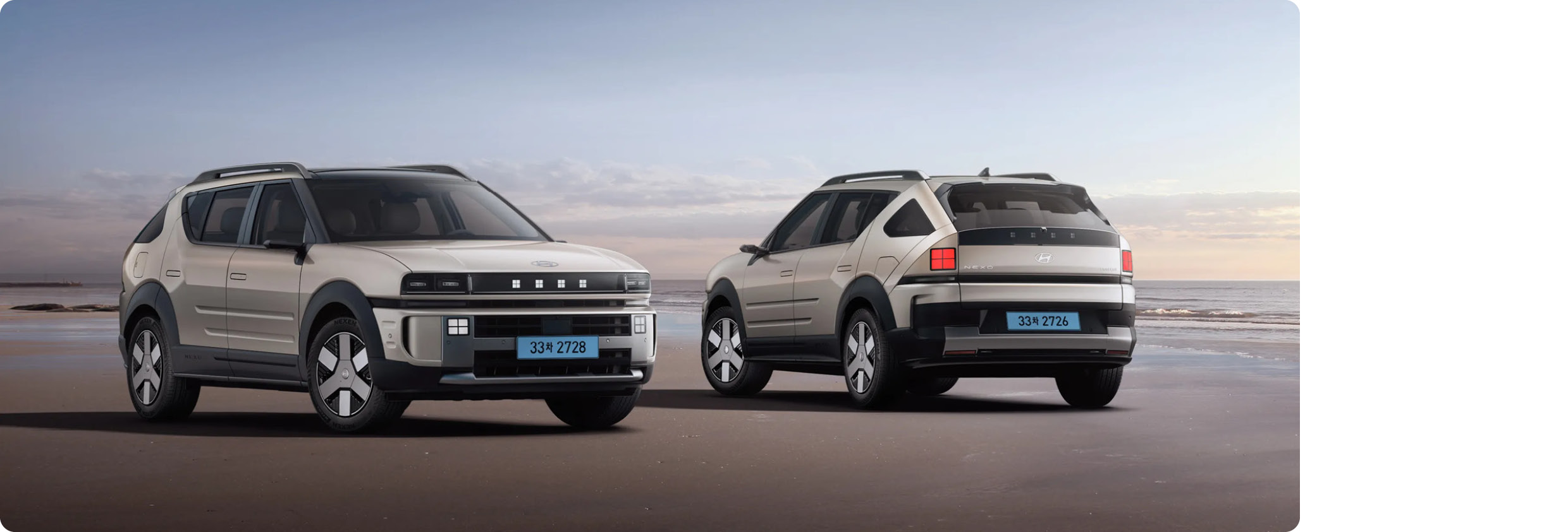 넥쏘 전측면과 후측면