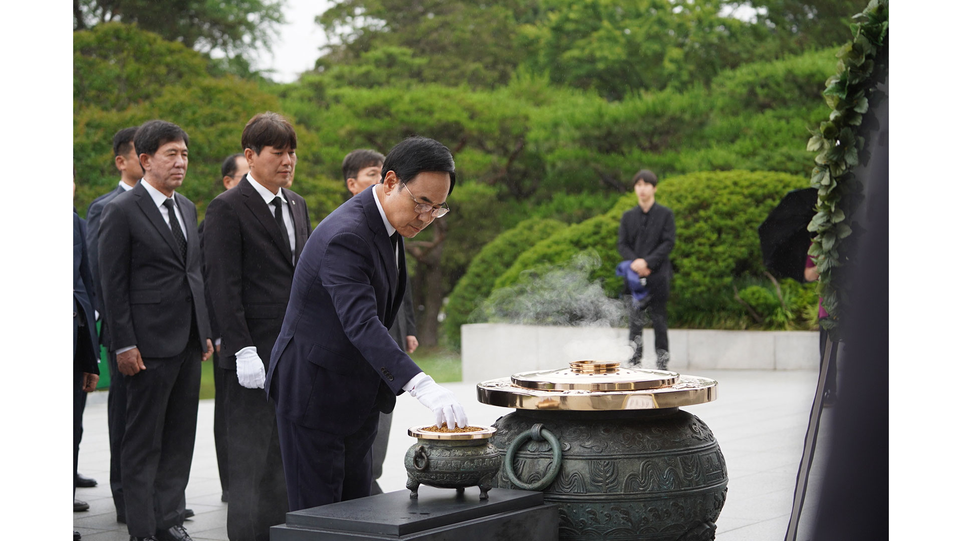 현대로템, 6·25 전쟁 75주년 맞아 현충원 참배