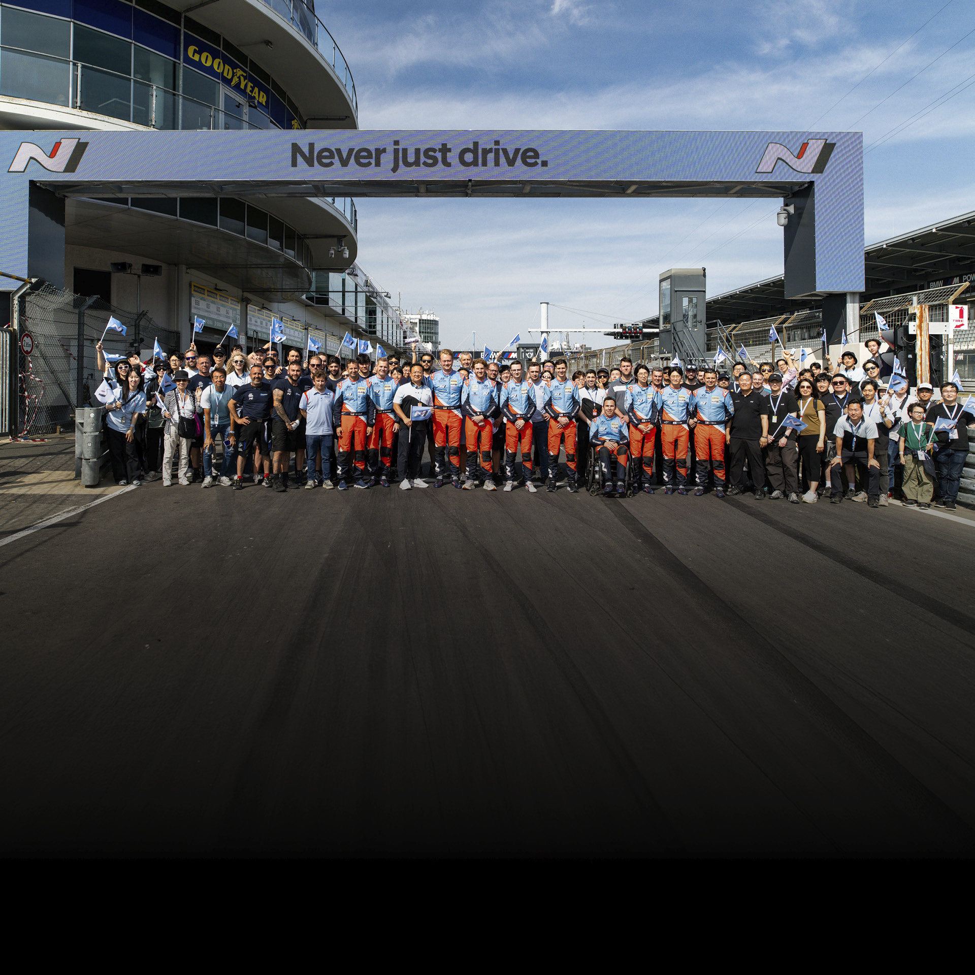 2025 뉘르부르크링 24시에서 활약한 현대 N 구성원들의 모습