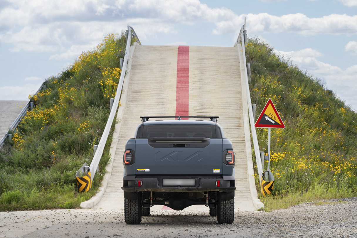 기아 타스만 후면부