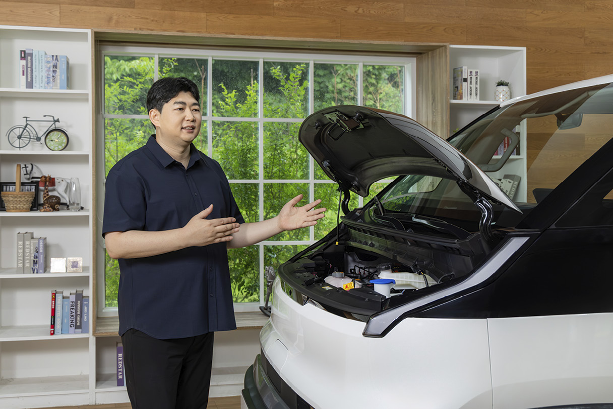 플랫폼 관련 기술 설명 중인 황선기 책임연구원