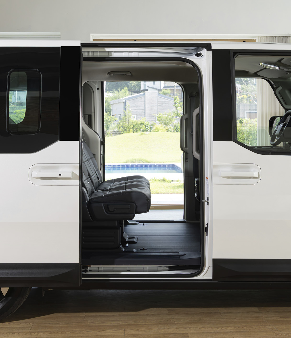 PV5 패신저 슬라이딩 도어를 보여주는 사진