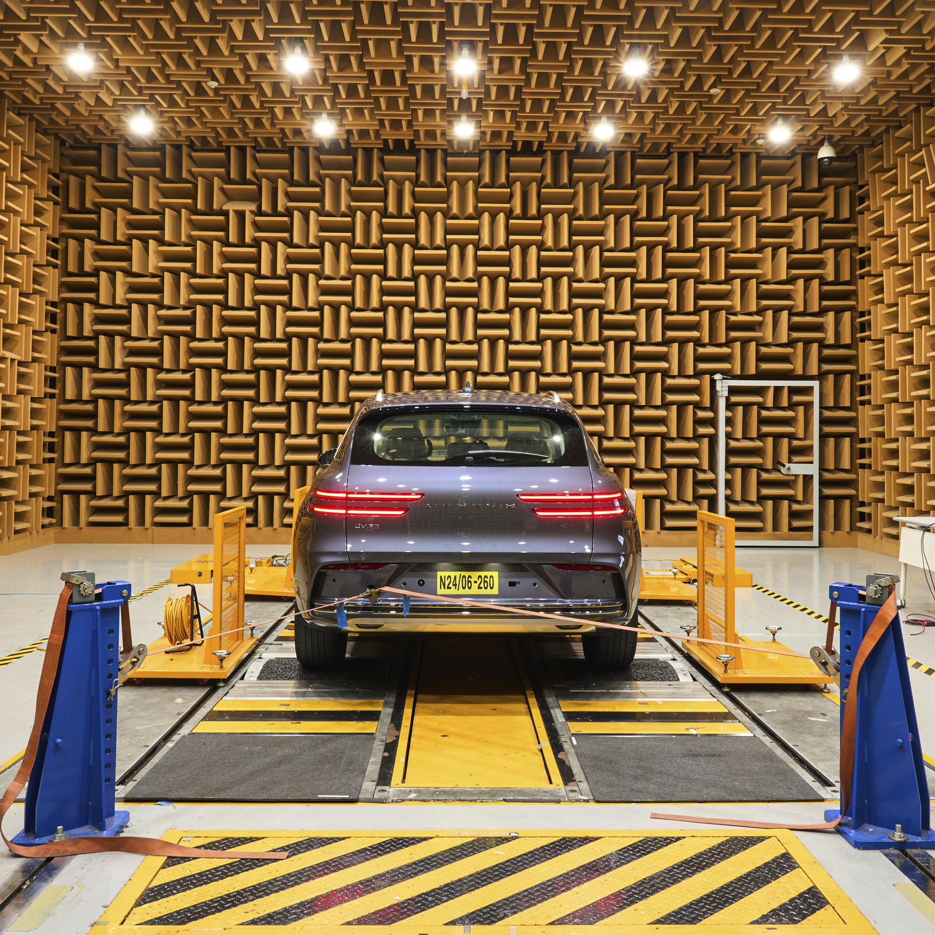 GV70 Electric Model NVH Test Appearance