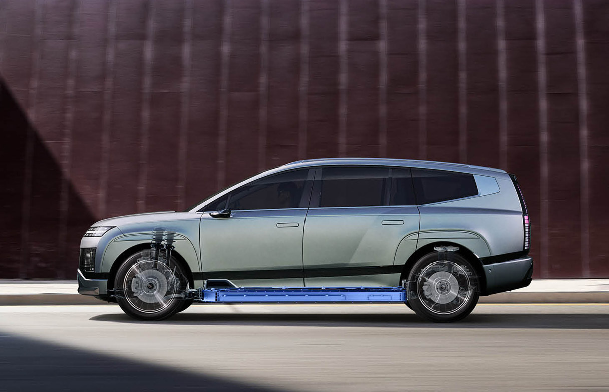 아이오닉 9 측면