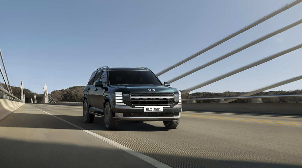 팰리세이드 하이브리드가 달리는 모습