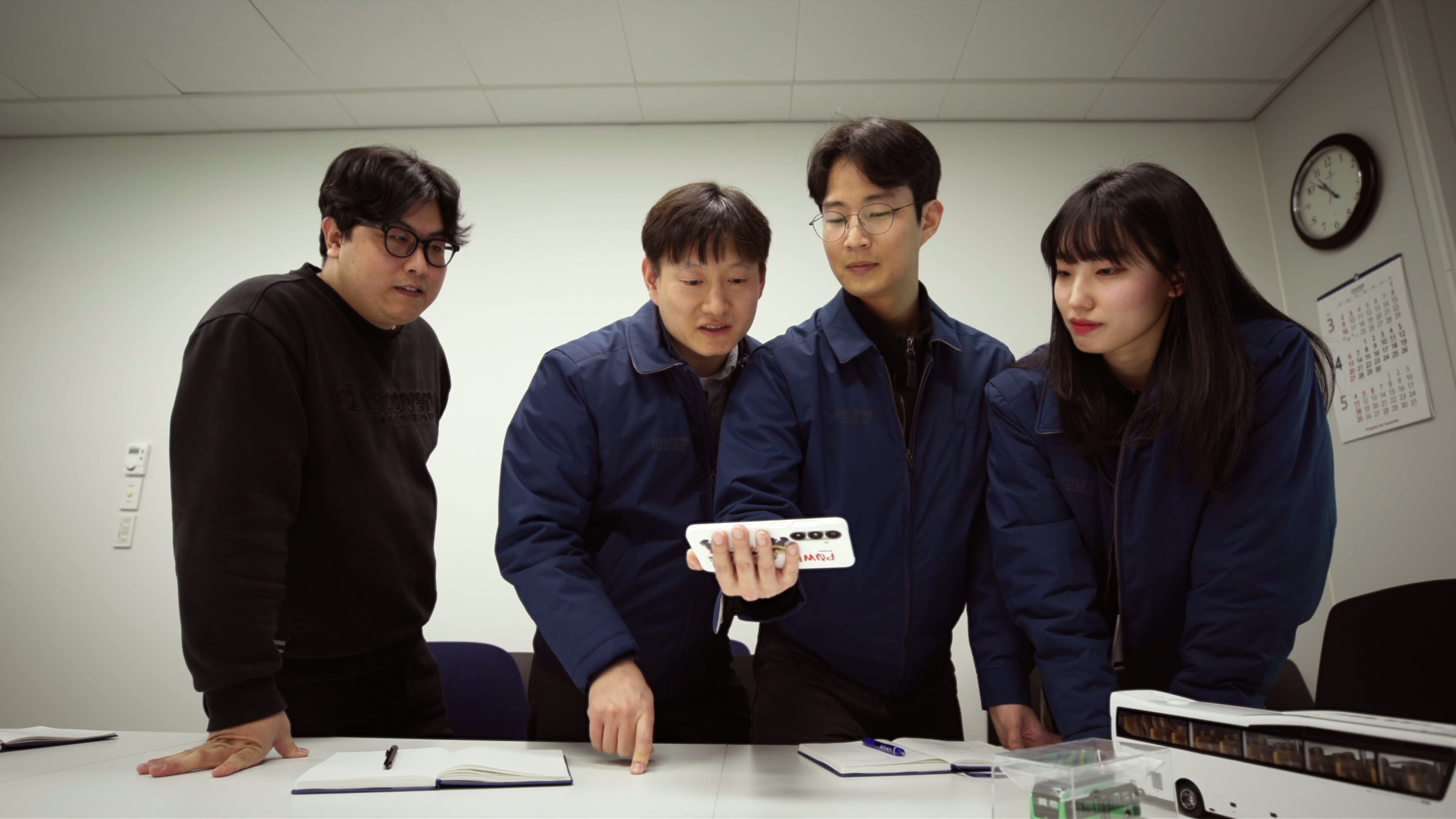 데이지 기술을 개발하는 연구원들의 모습