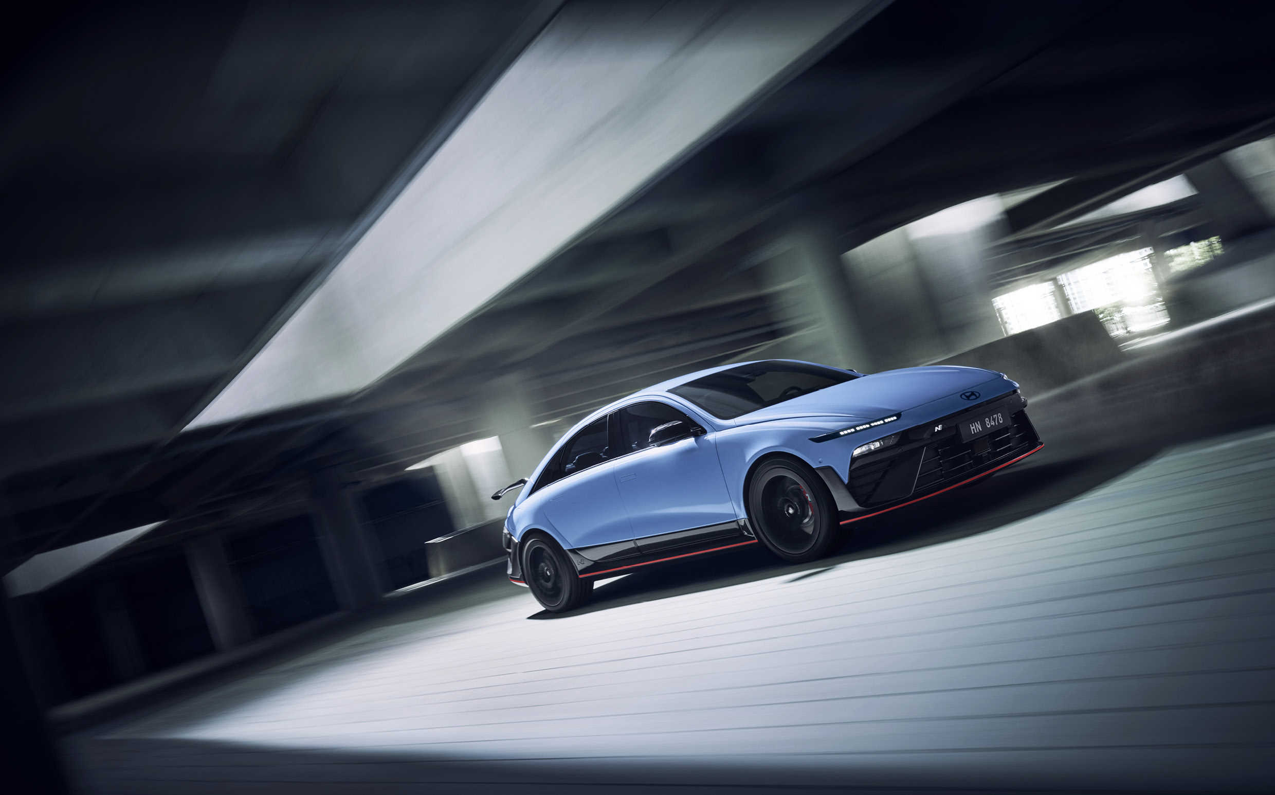 현대차 아이오닉 6 N 주행 모습