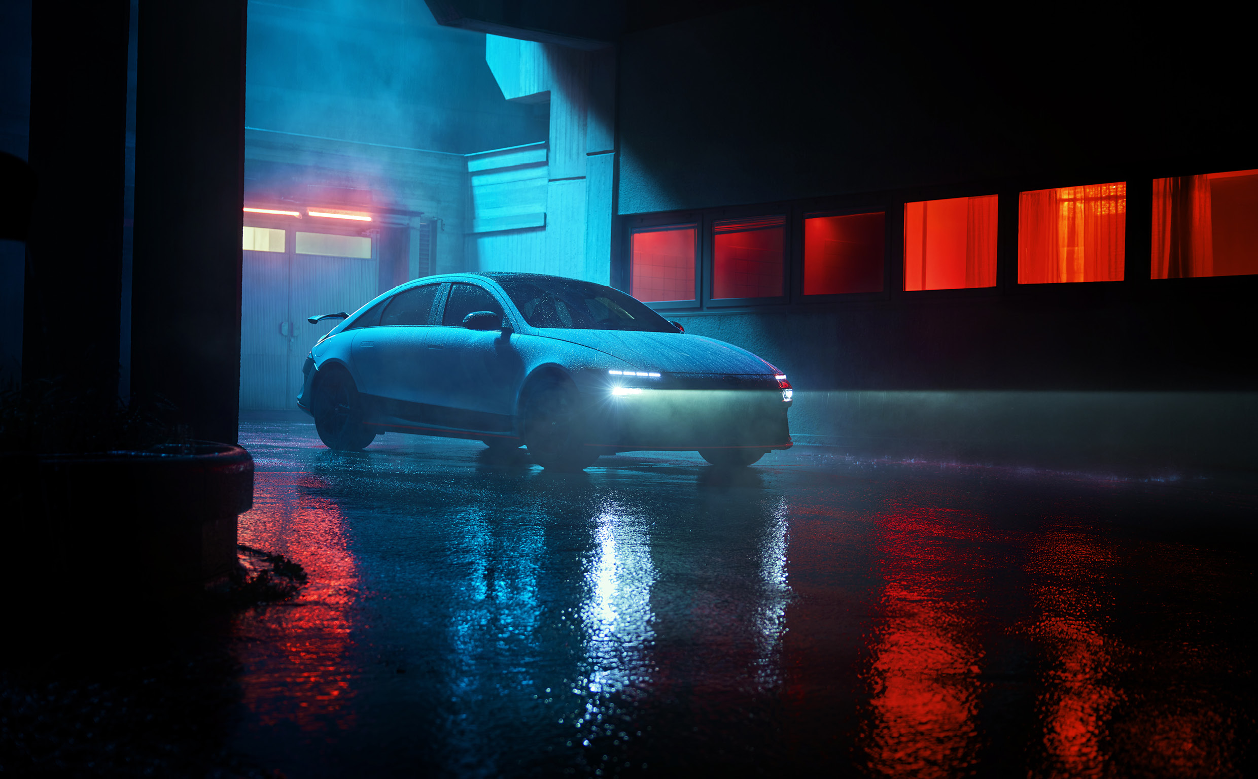 아이오닉 6 N 조수석 방향 전측면 모습