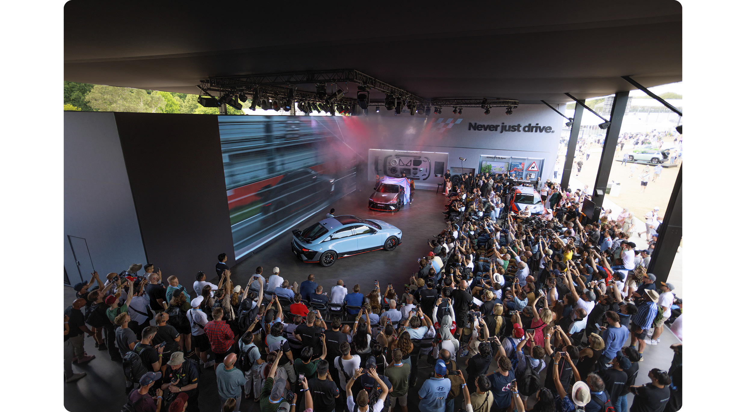 굿우드 스피드 오브 페스티벌에서 데뷔한 현대자동차 아이오닉 6 N의 모습