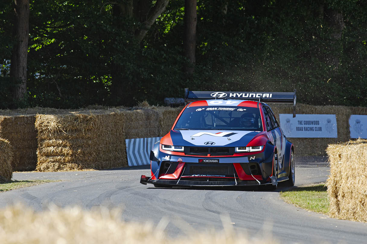 현대자동차 아이오닉 5 N TA 스펙의 굿우드 주행 모습