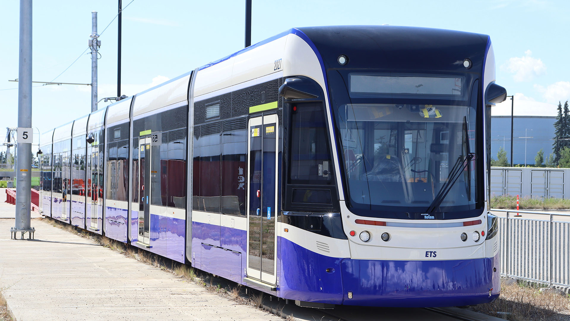 현대로템 트램, 캐나다 에드먼턴 현지 도착