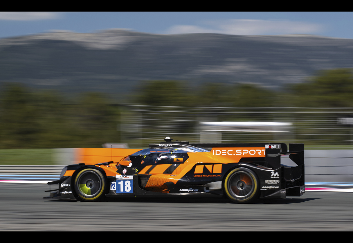 제네시스 마그마 레이싱 경주차의 모습