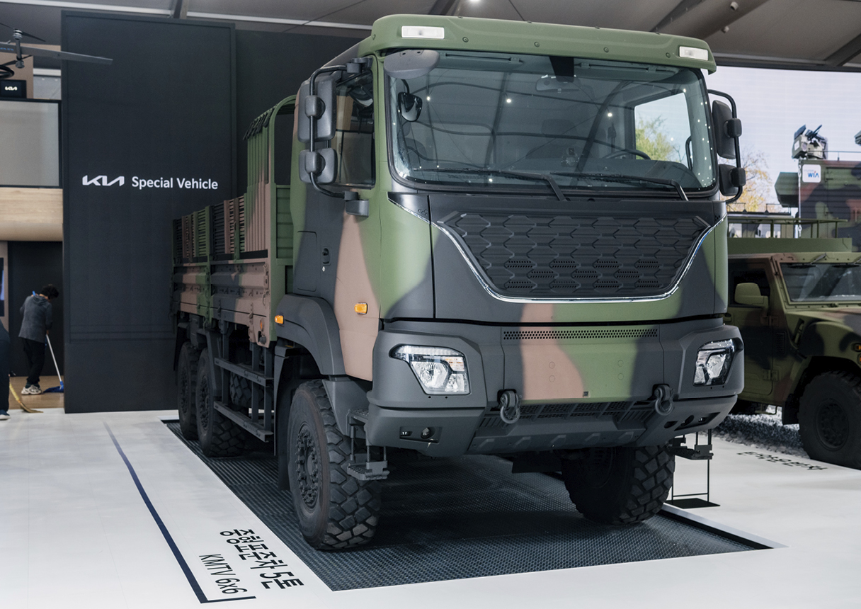 KADEX에 출품된 KMTV의 모습