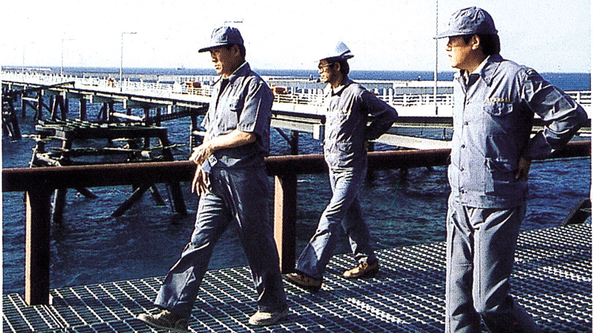 사우디아라비아 주바일산업항 공사 현장을 둘러보고 있는 정주영 창업회장