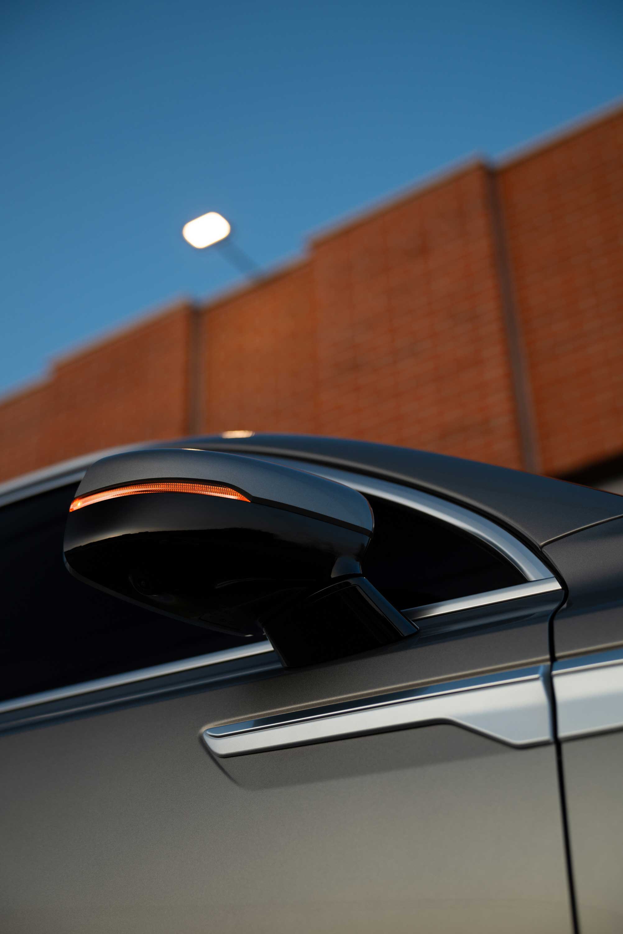 쏘렌토 하이브리드_볼캐닉 샌드브라운 사이드