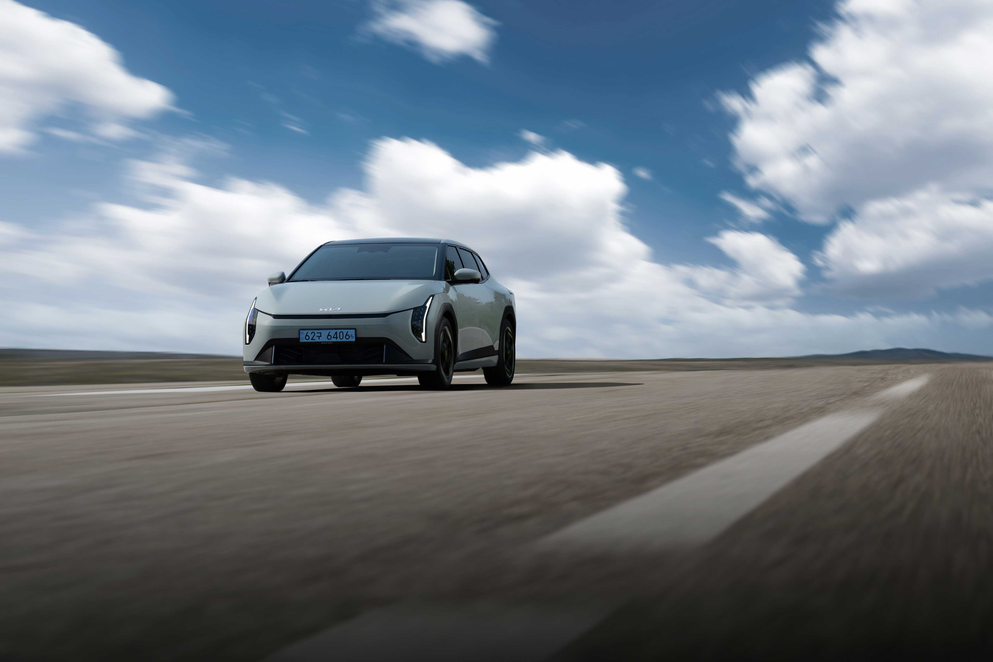 경북 울진 비상활주로 위에서의 EV4_전측면