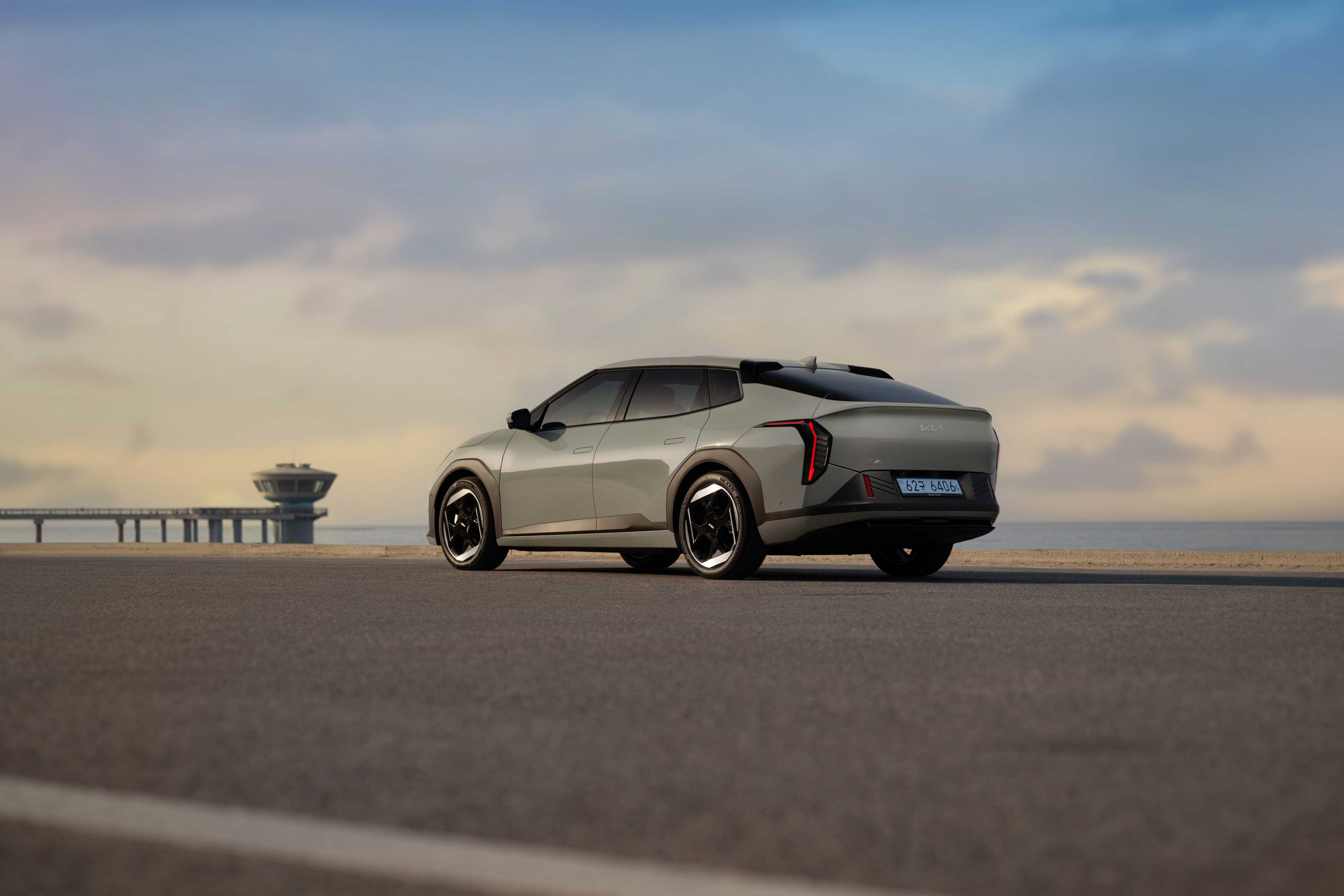 경북 울진 비상활주로 위에서의 EV4_후측면