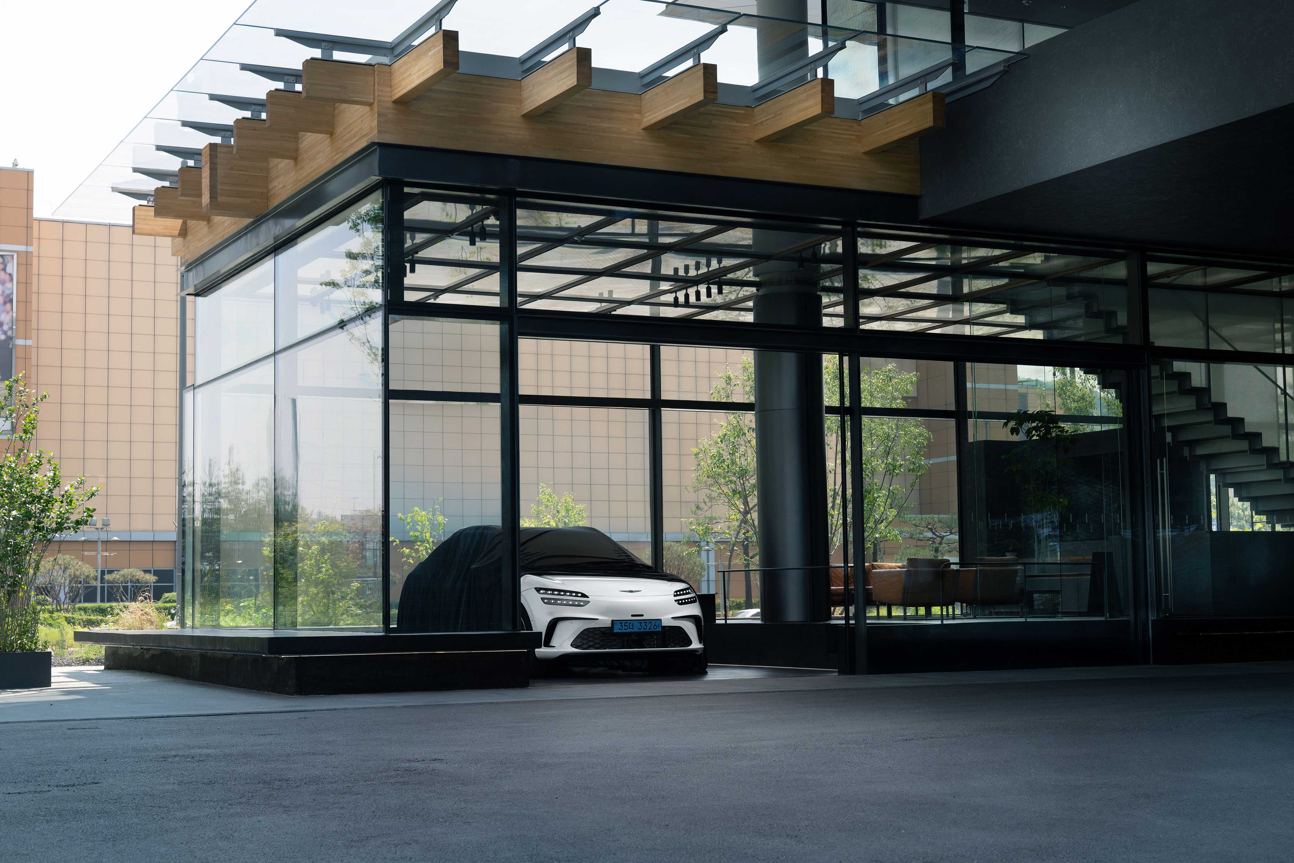 제네시스 청주앞에서의 GV60_2