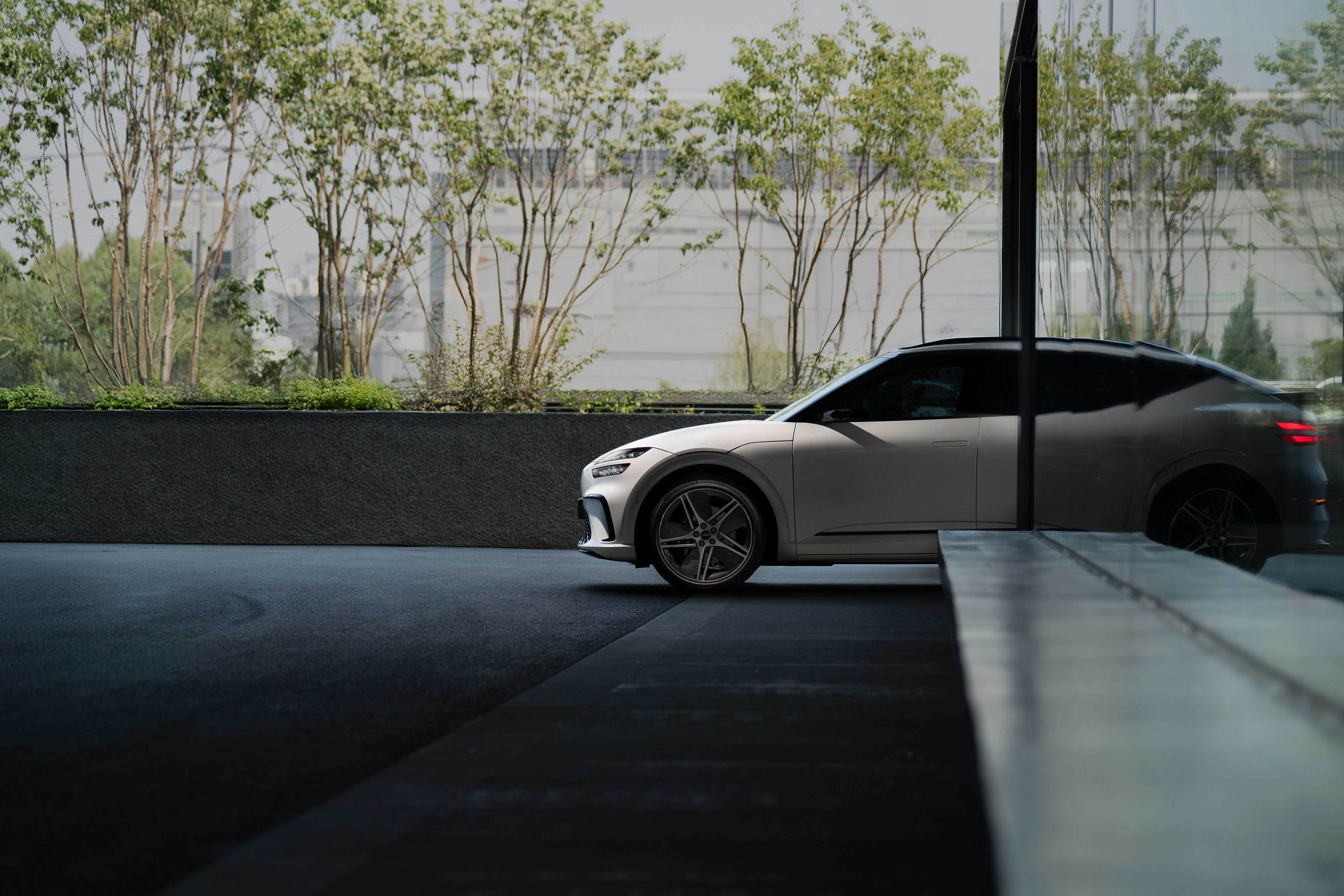 제네시스 청주에서의 GV60_측면