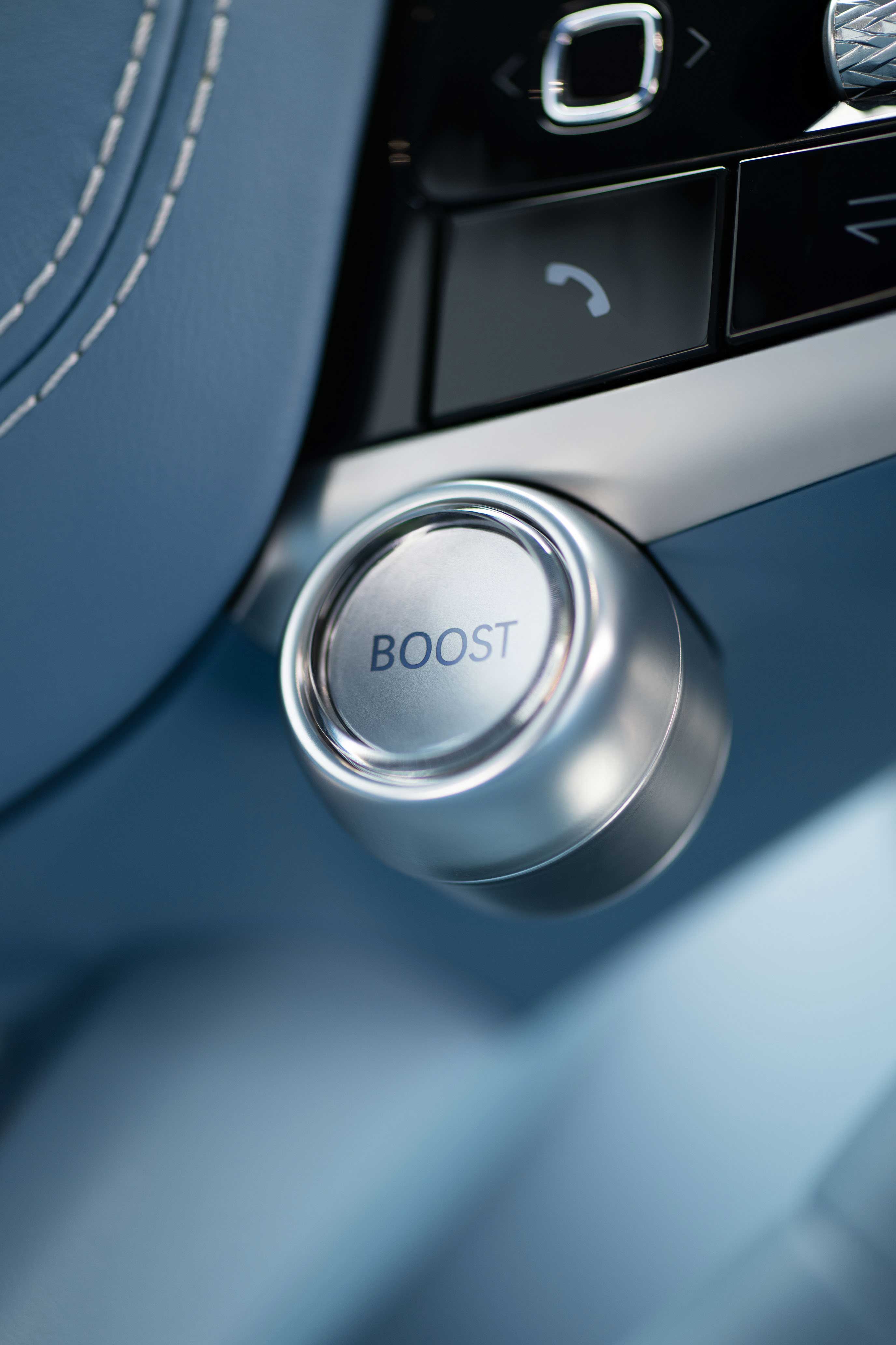 제네시스 청주에서의 GV60_BOOST 버튼