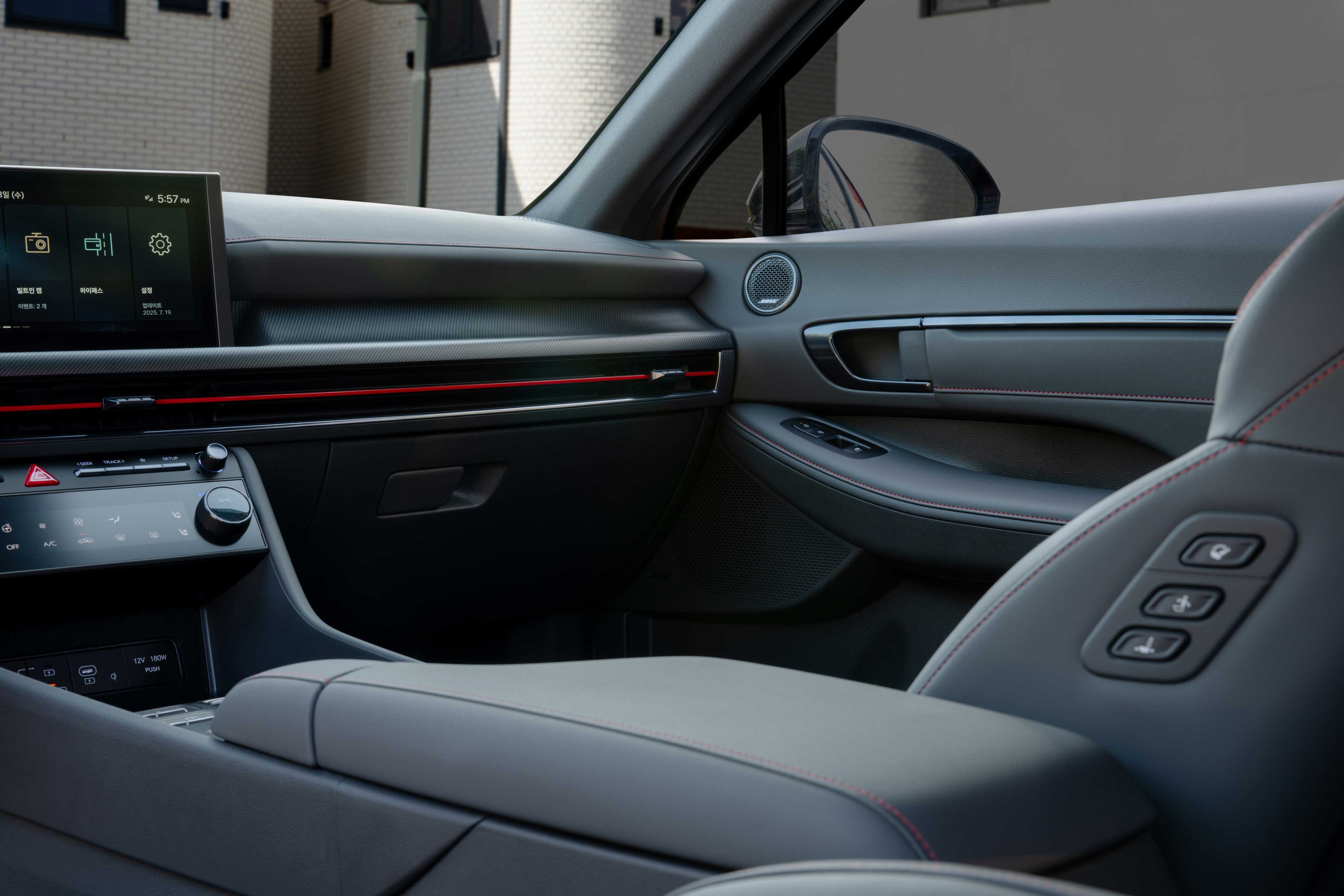 쏘나타 디 엣지 N Line 내부 동승석