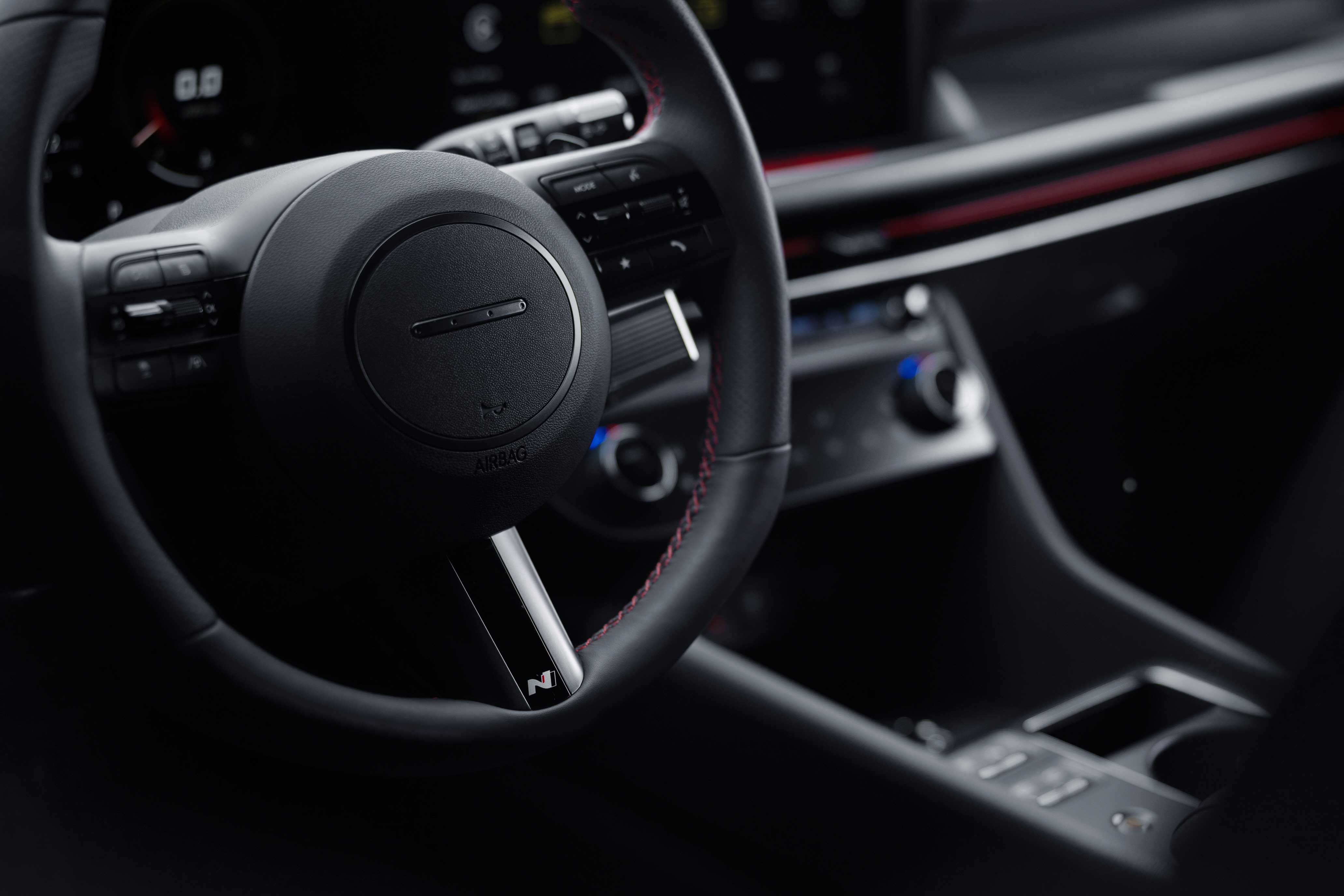 쏘나타 디 엣지 N Line 운전석 디테일