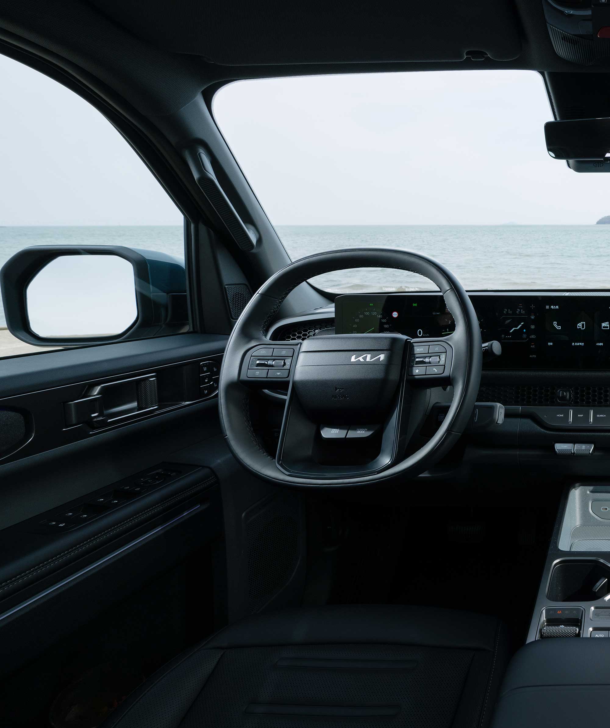 기아 타스만의 오프로드 감성_ 핸들