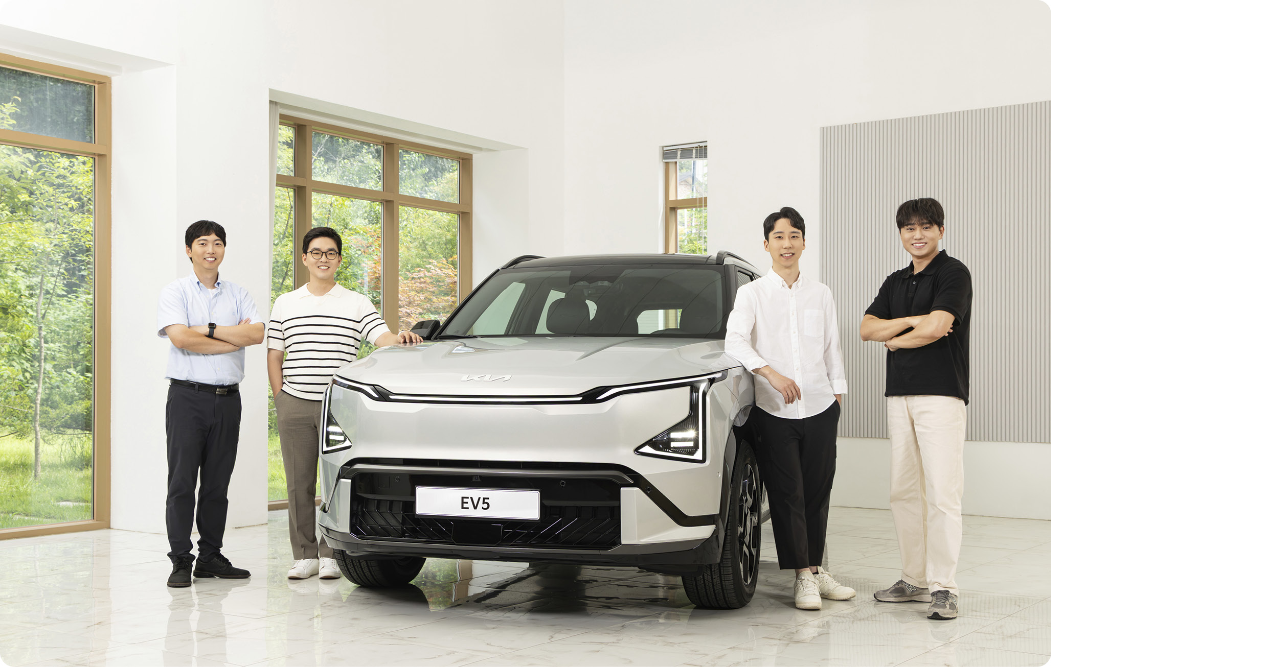 기아 EV5의 페달 오조작 관련 안전 보조 기술을 개발한 연구원들