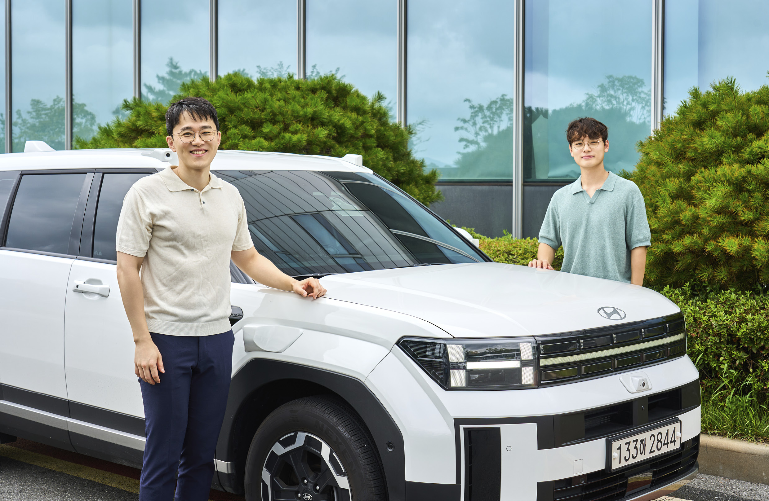 현대모비스 능동형 후방 안전 제어 기술을 개발한 연구원들의 모습