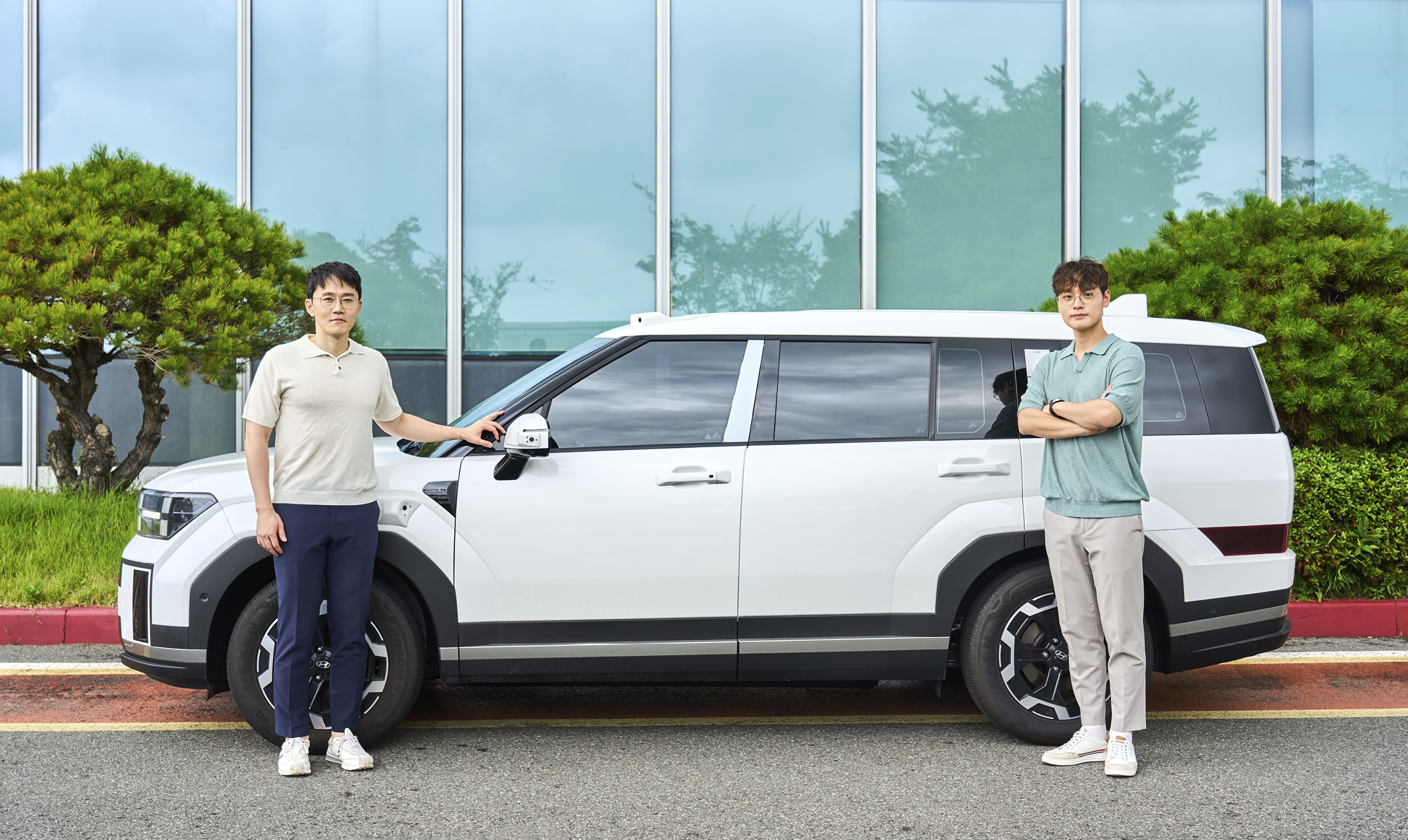 현대모비스 능동형 후방 안전 제어 기술을 개발한 연구원들의 모습