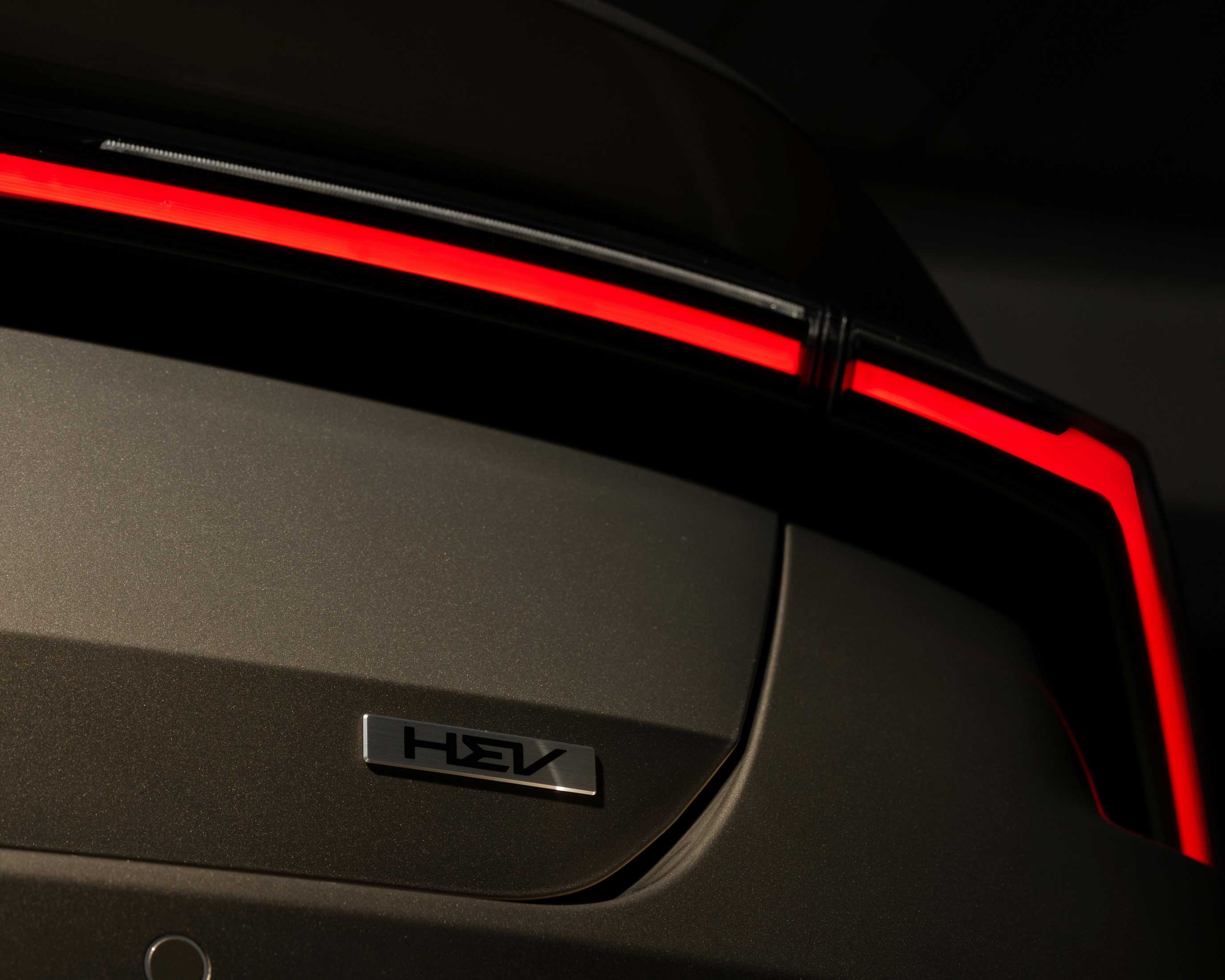 K8 하이브리드 _후면 라이트