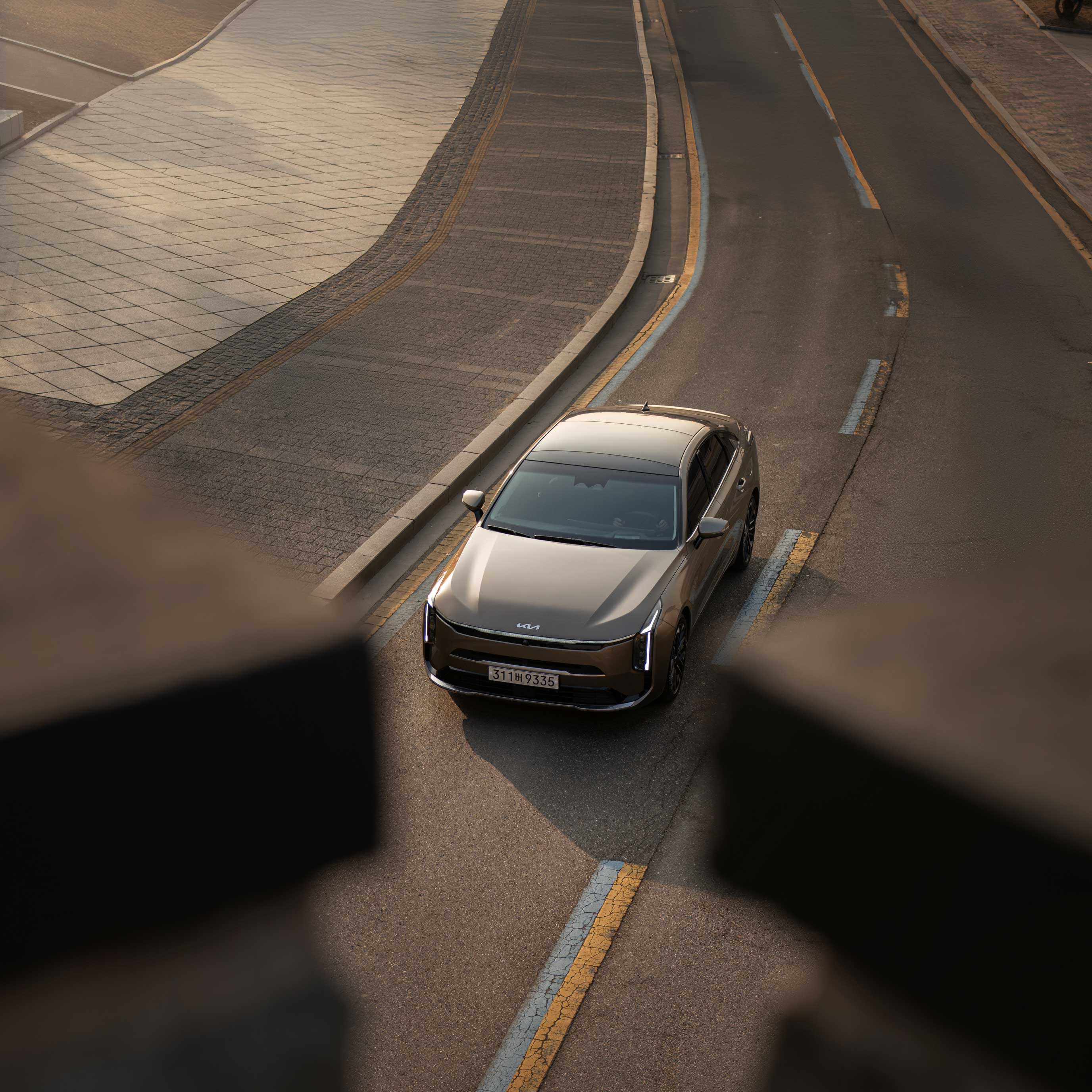 도심 속 K8 하이브리드_정면