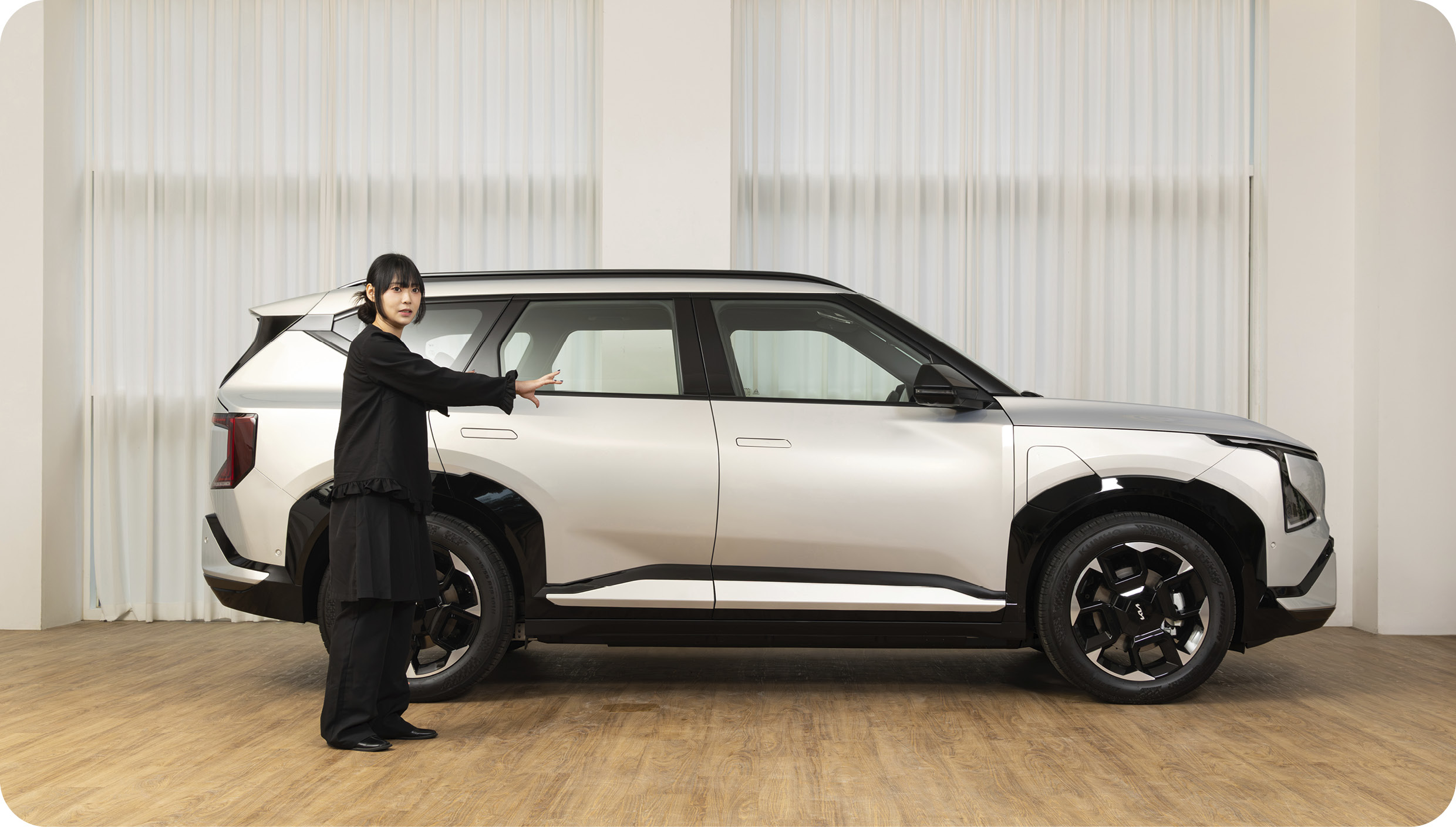 더 기아 EV5와 외장 디자이너