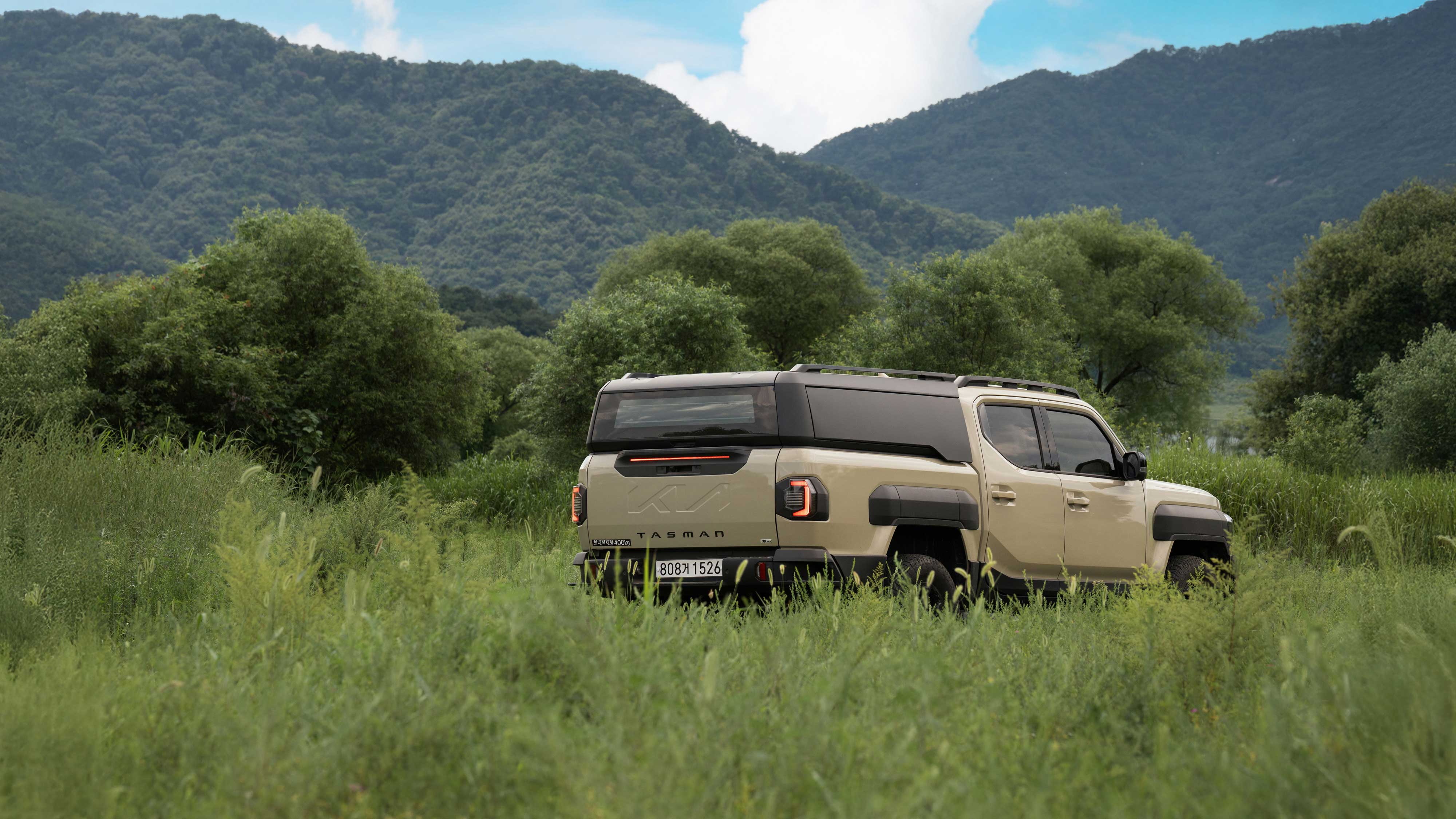 충주에서 더 기아 타스만_측후면