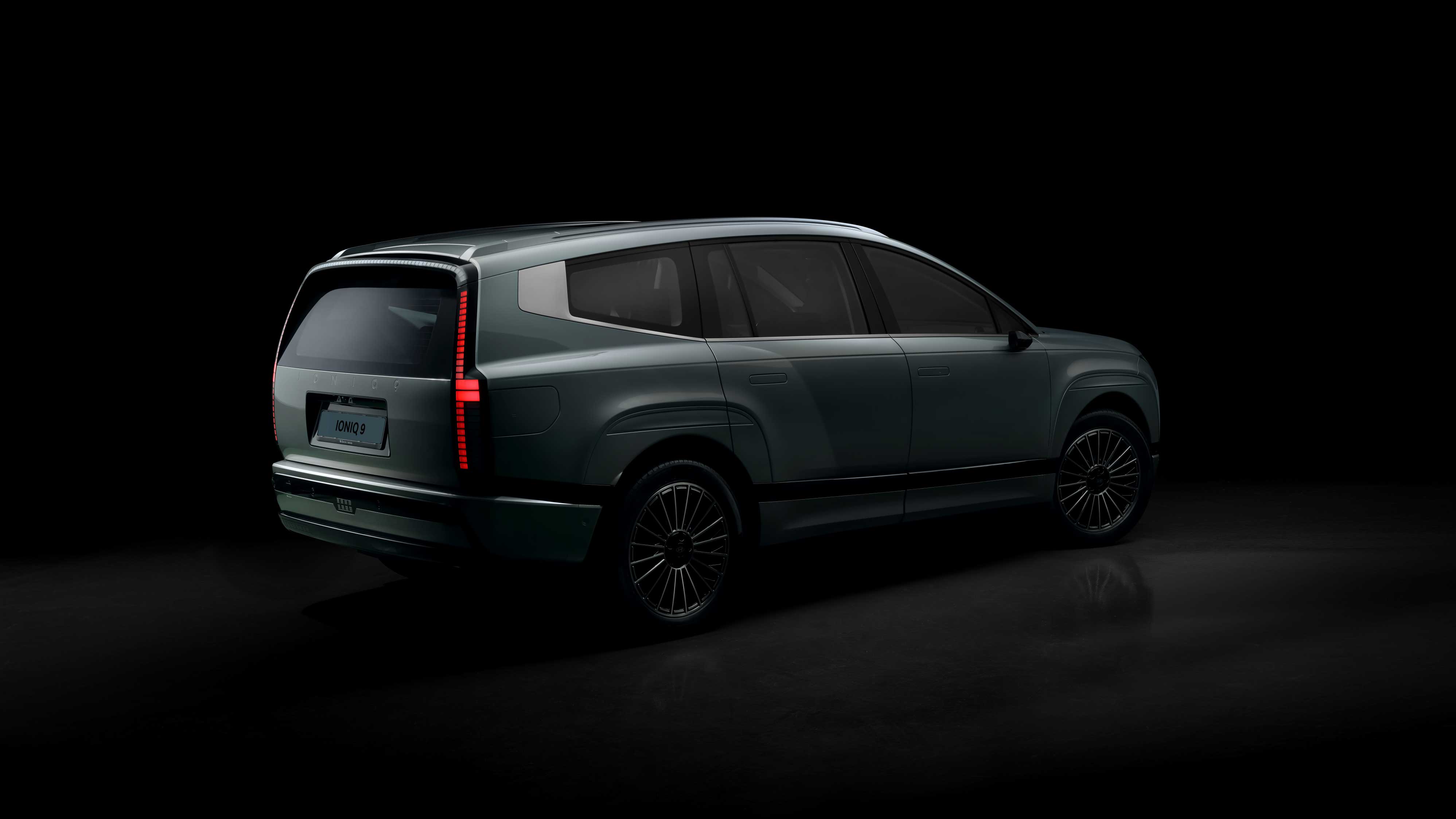 아이오닉 9_후측면