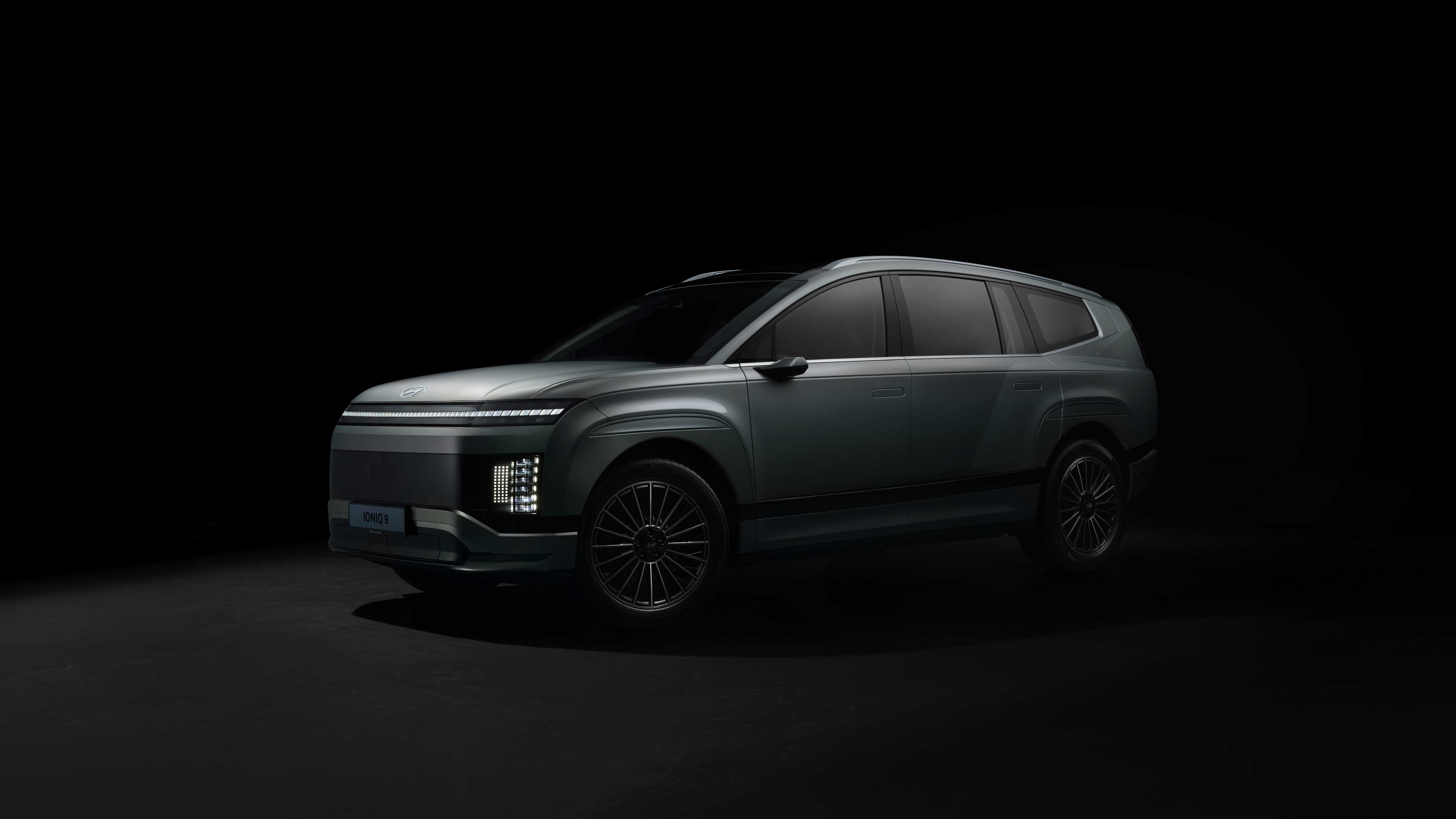 아이오닉 9_전측면