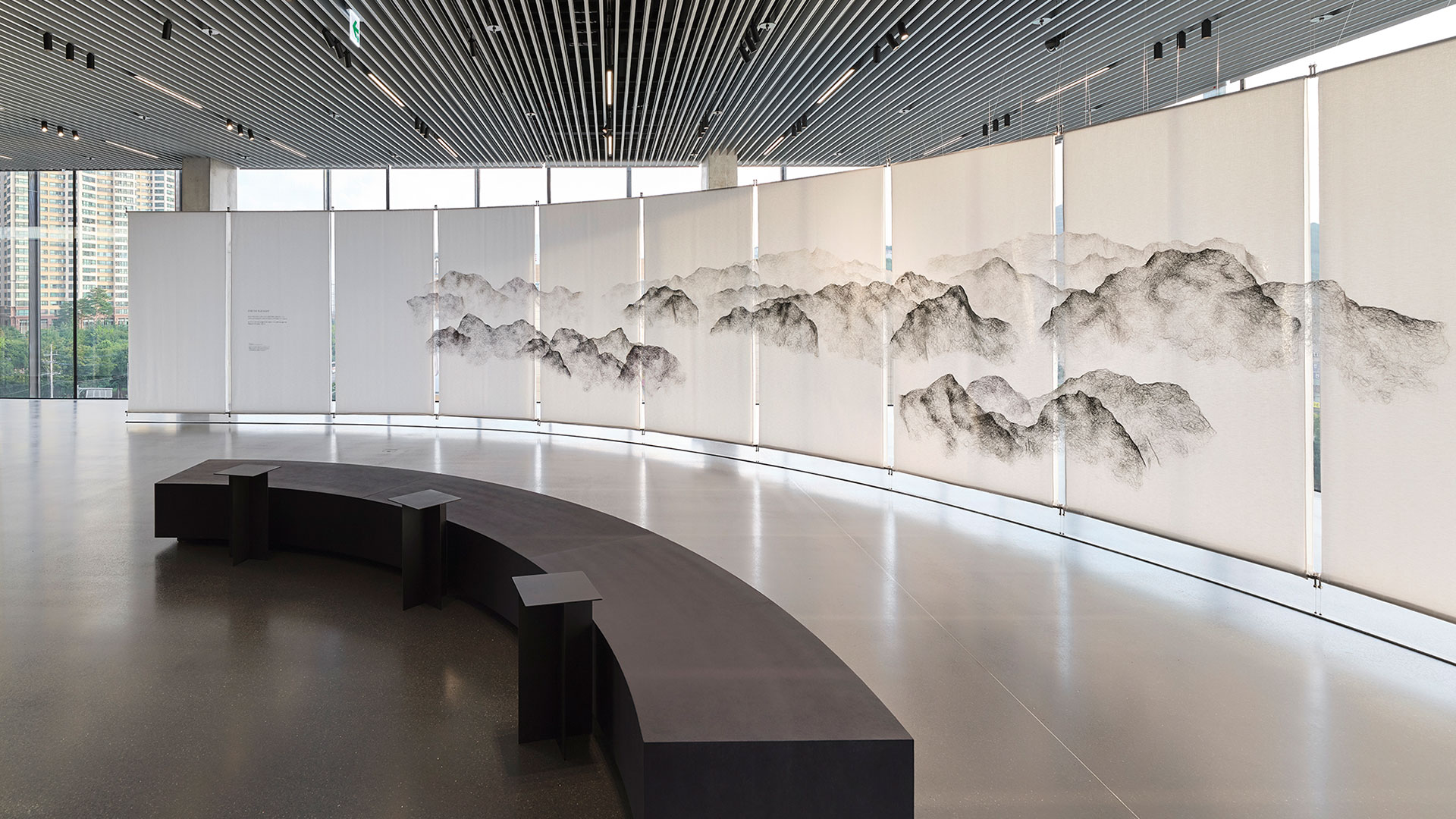 제네시스, 〈차오르는 밤: Night in Motion〉展