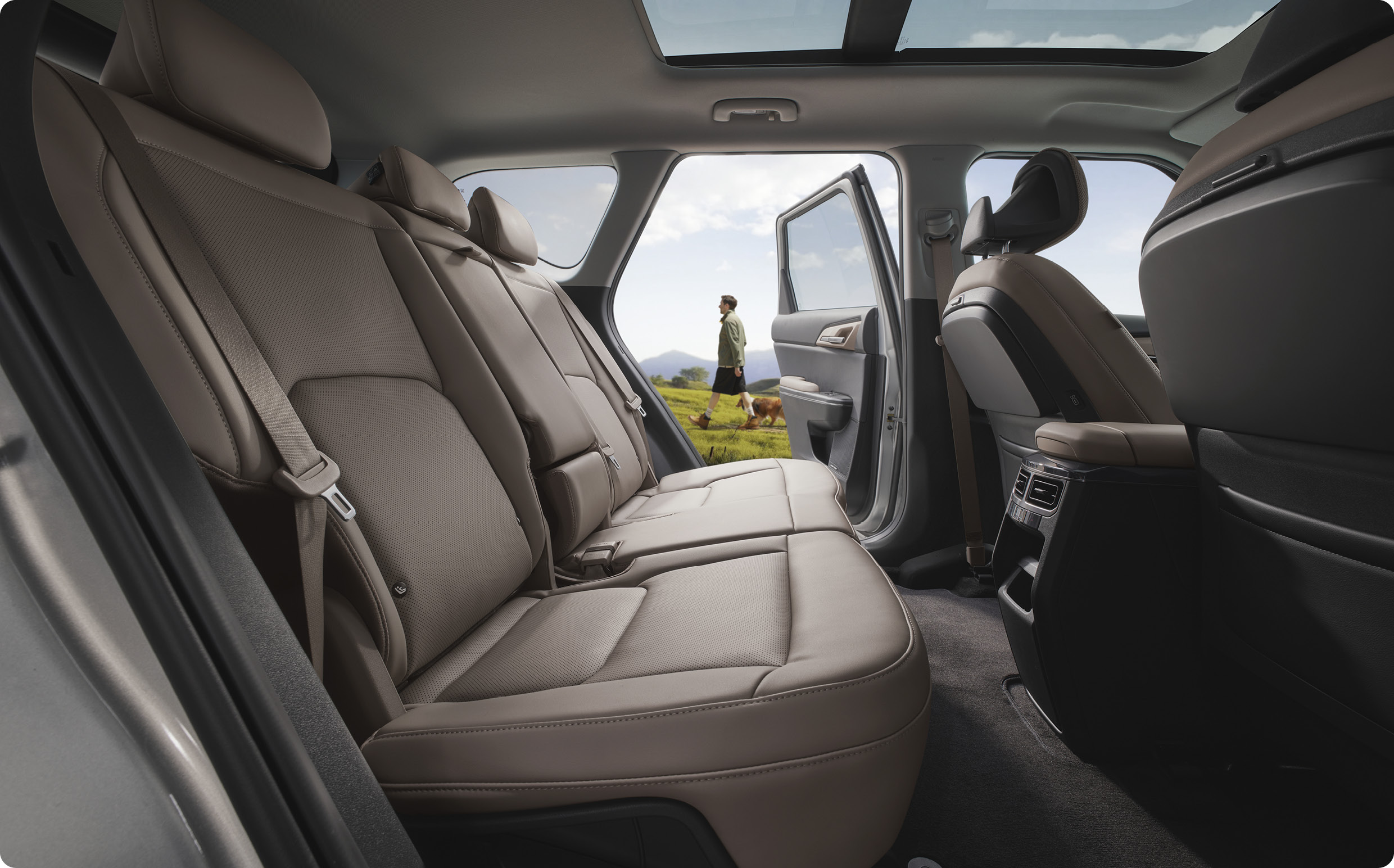 기아 EV5의 뒷좌석 모습