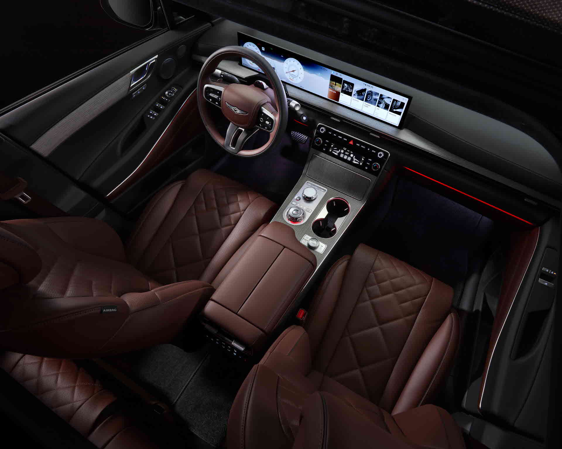 섬세한 디테일과 하이테크한 인테리어의 조화-실내