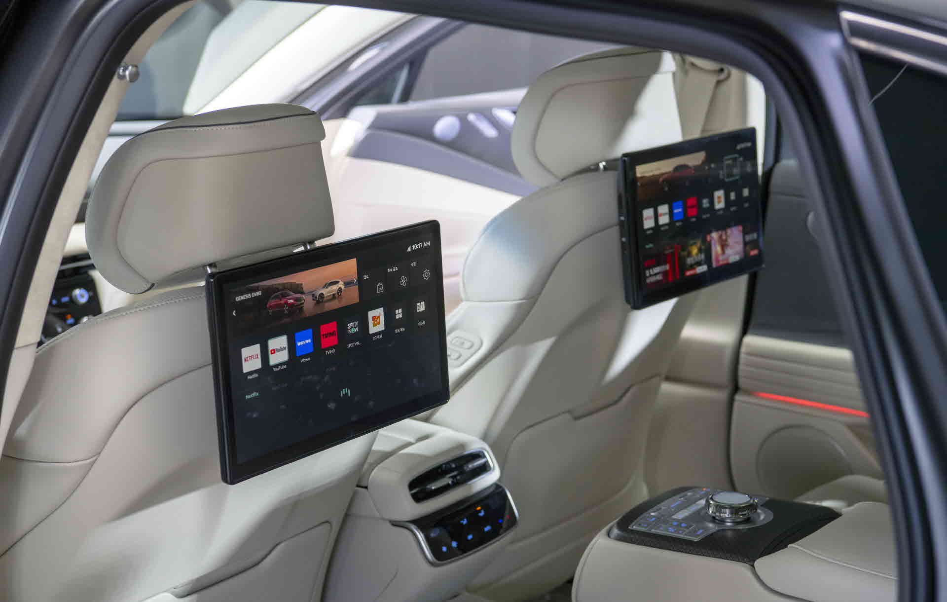 절제된 디테일로 더욱 완벽한 균형을 이룬 G80 의 모습_2열스크린