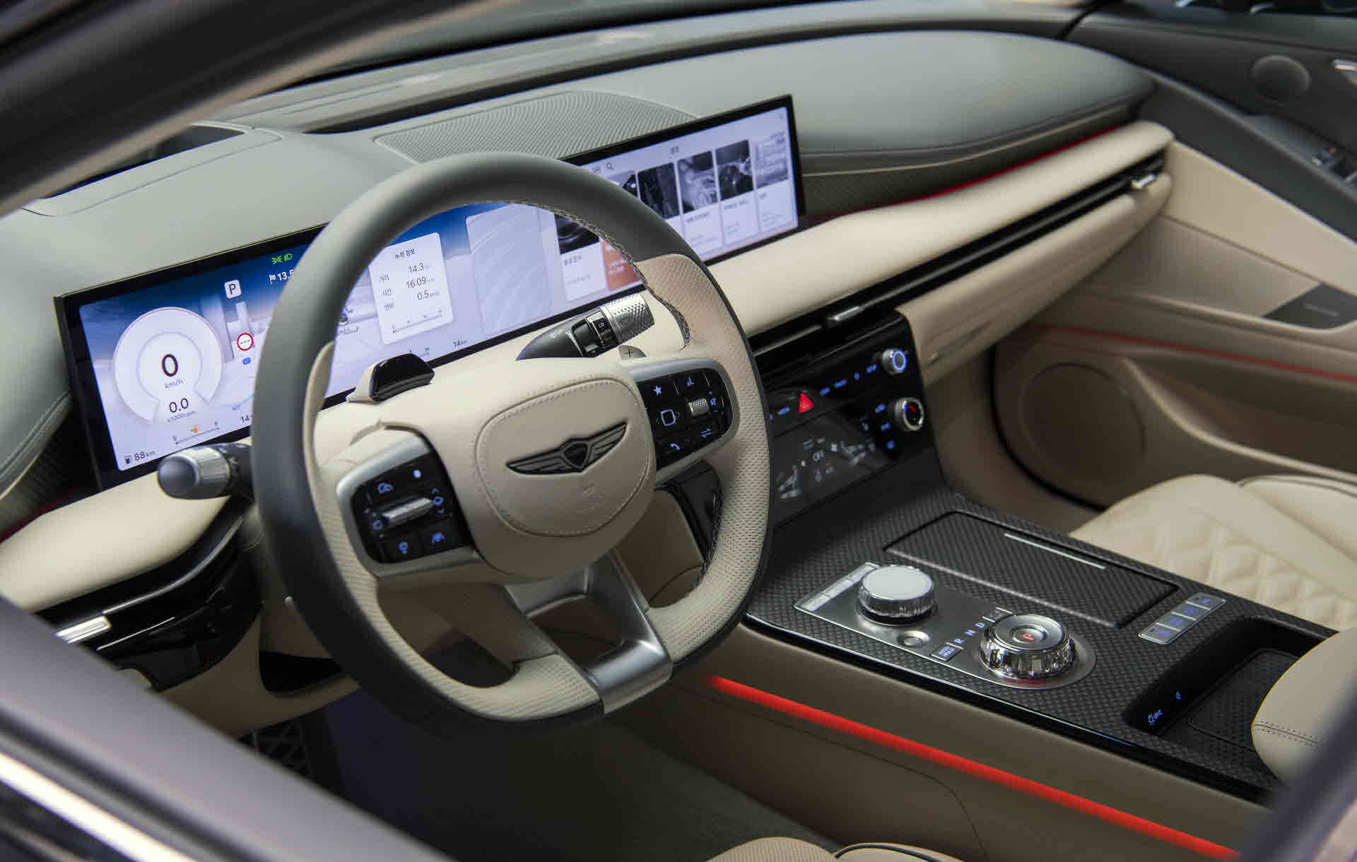 절제된 디테일로 더욱 완벽한 균형을 이룬 G80 의 모습_핸들