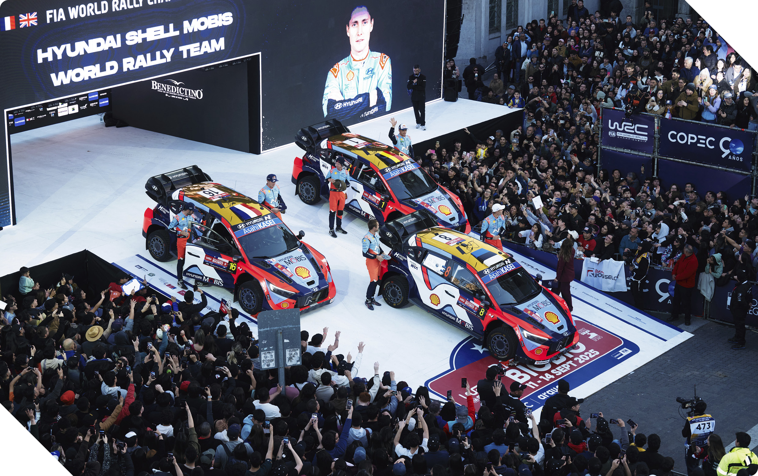 현대 월드랠리팀의 랠리카와 선수들의 모습