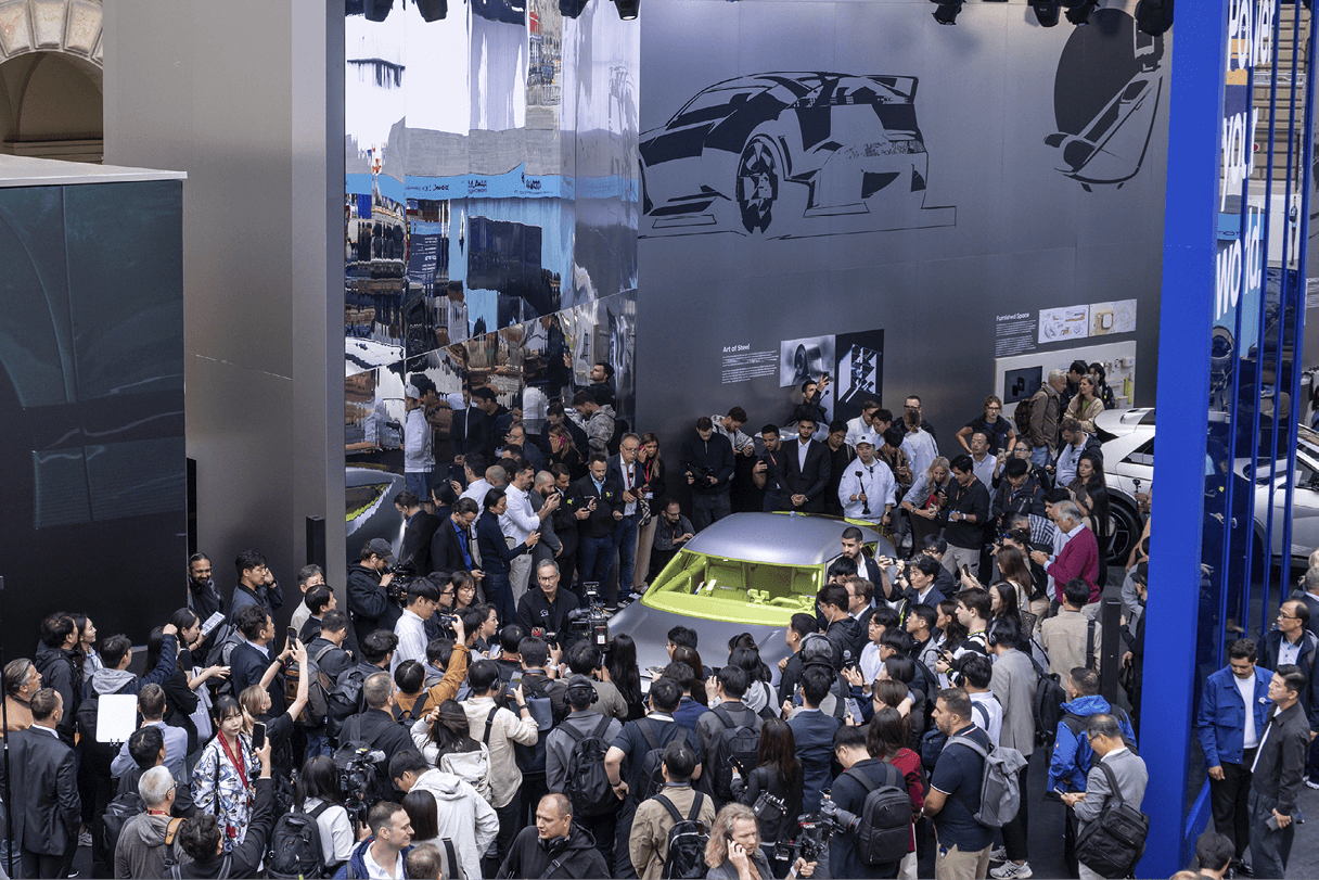 The Genesis GMR-001 hypercar and GV60 Magma concept