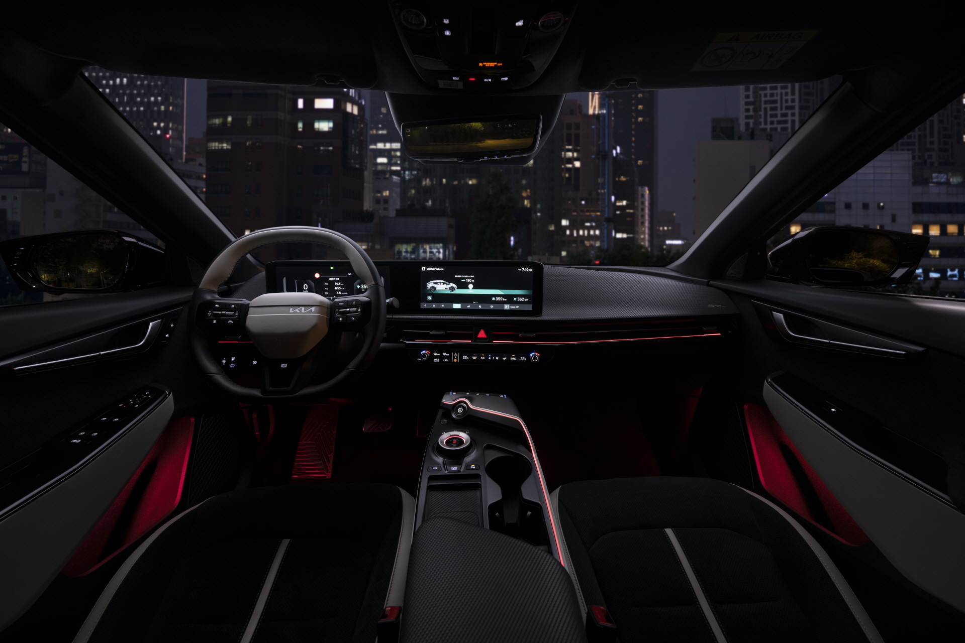 Sun down, lights up. It's time for EV6 to shine.