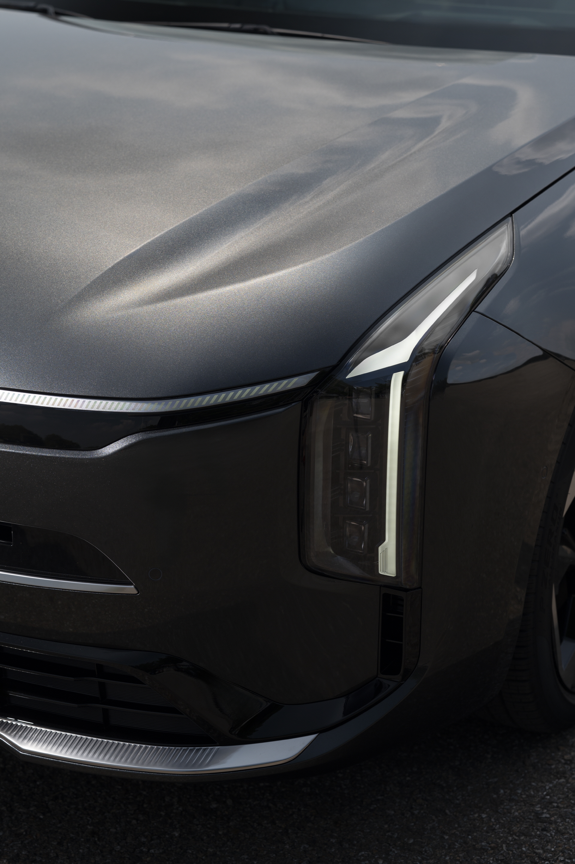 A statement of class and sophistication. Meet the KiaK8.