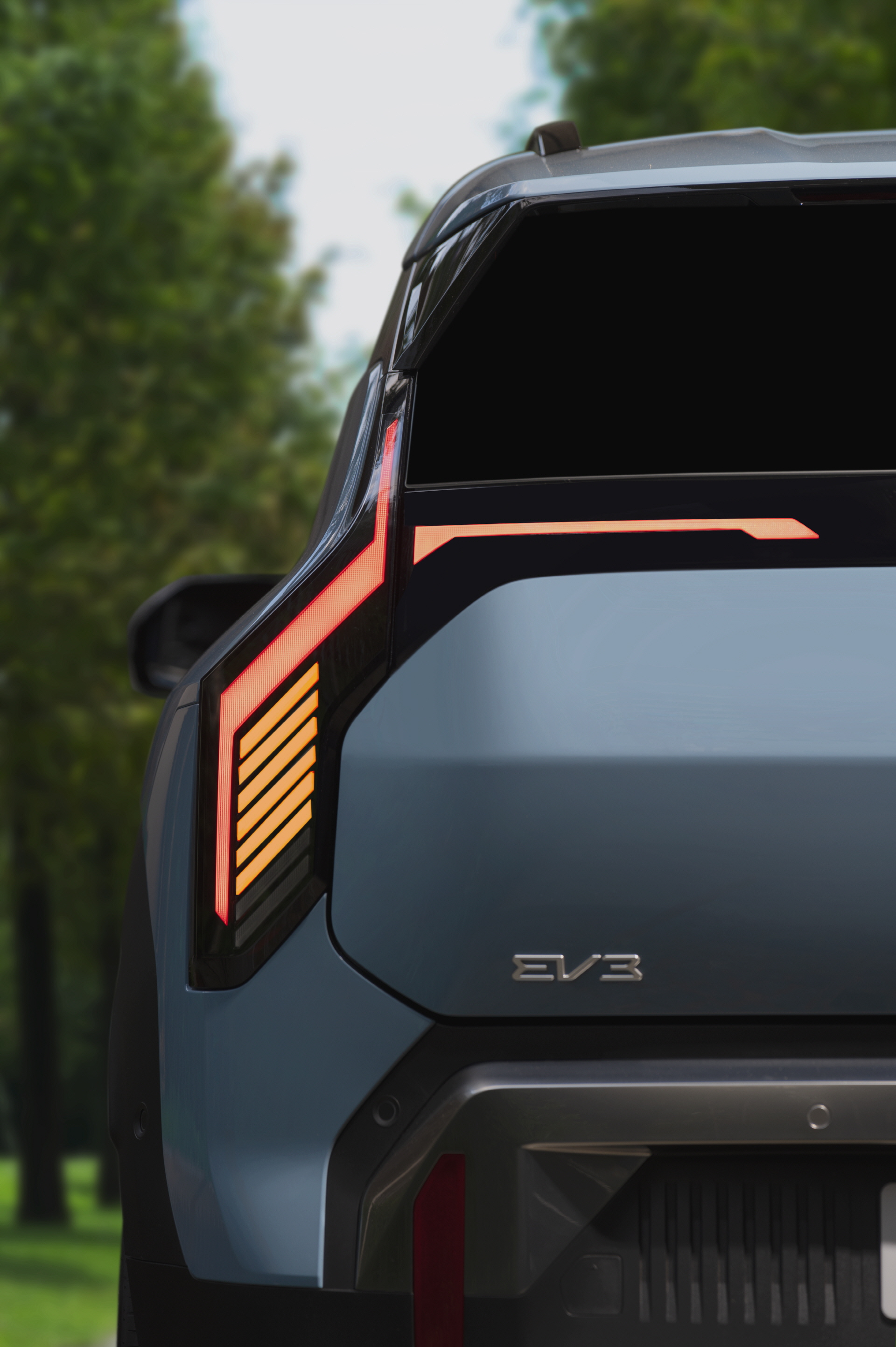 Nothing beats the refreshing scent amidst the nature in #KiaEV3.