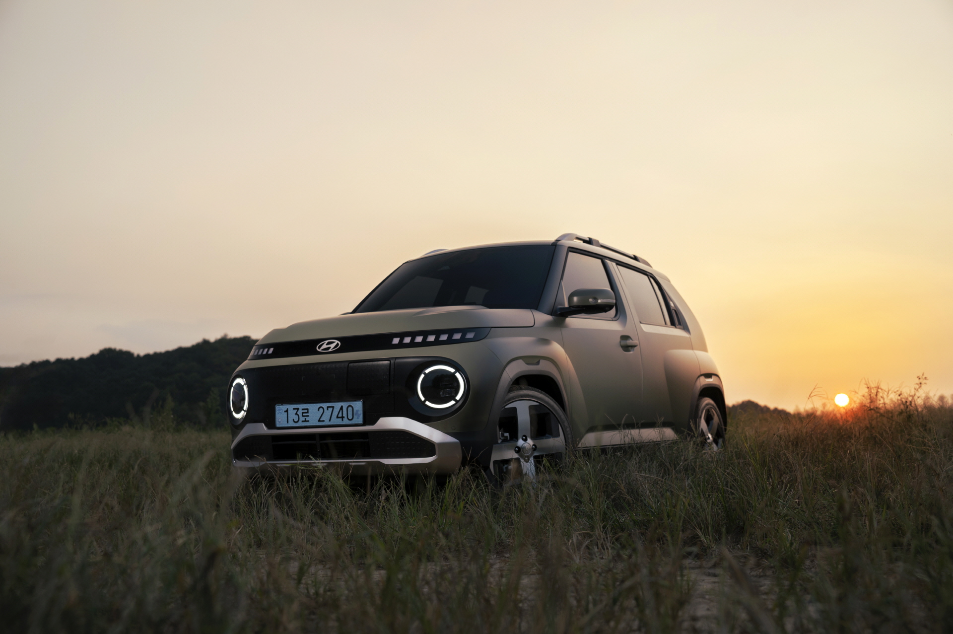 [캐스퍼] 고요한 도시의 밤, 수많은 불빛 사이를 가르며 달리는 드라이브_정측면