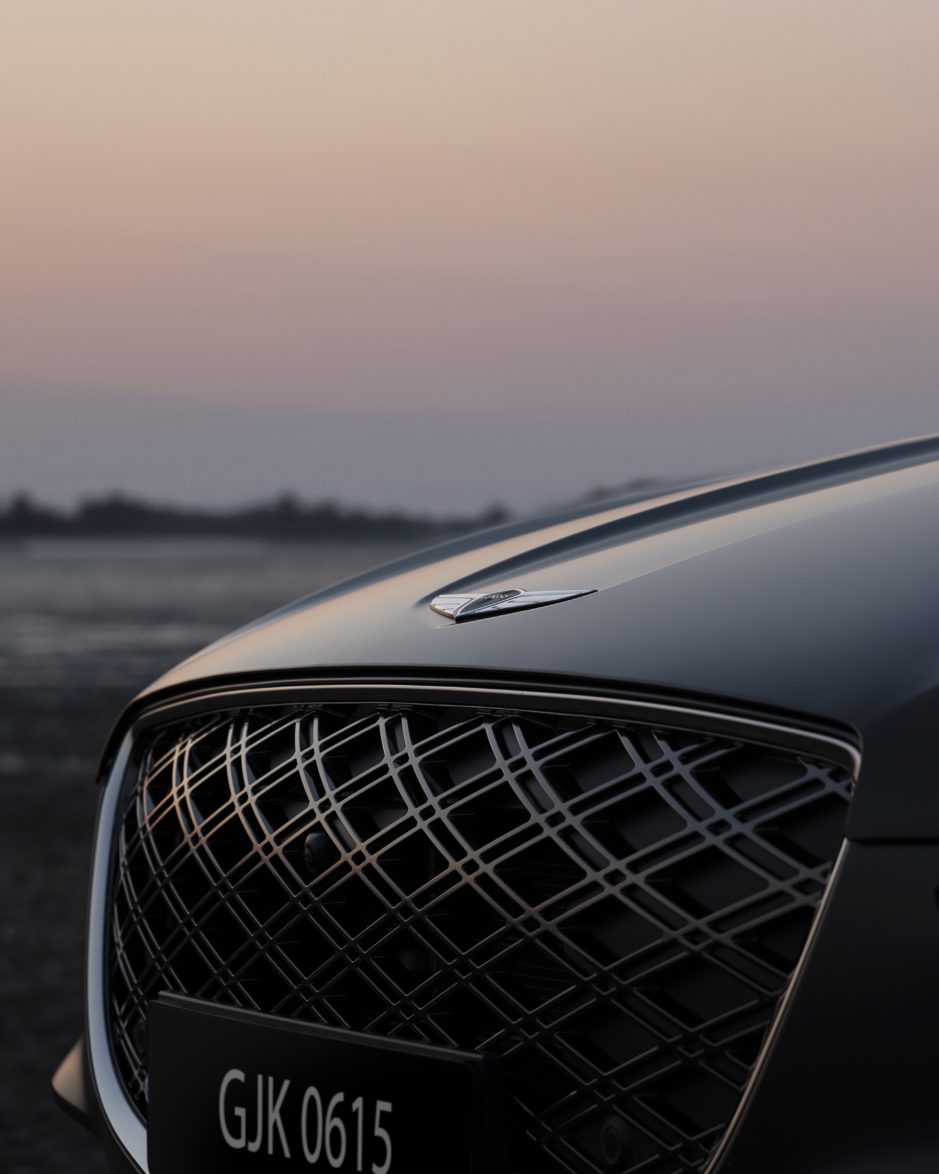 Athleticism and elegance rolled into one. Stay in style wherever you go.