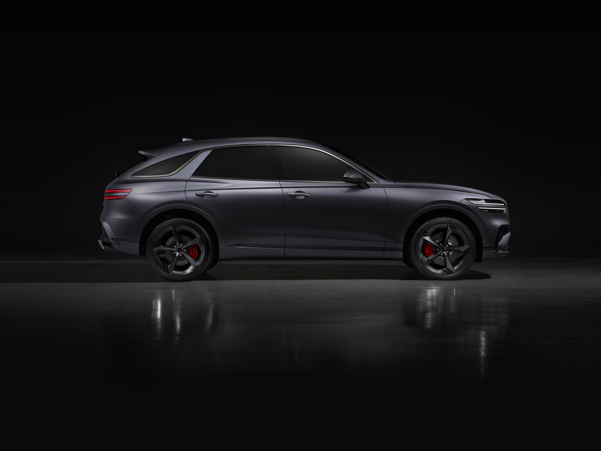 한층 우아해진 곡선과 다이내믹 감성의 완벽한 조화, 제네시스 GV70 스포츠_측면